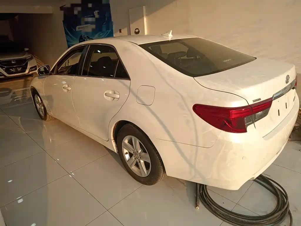 Toyota Reiz 2013 2.5V Elite Edition фото 5
