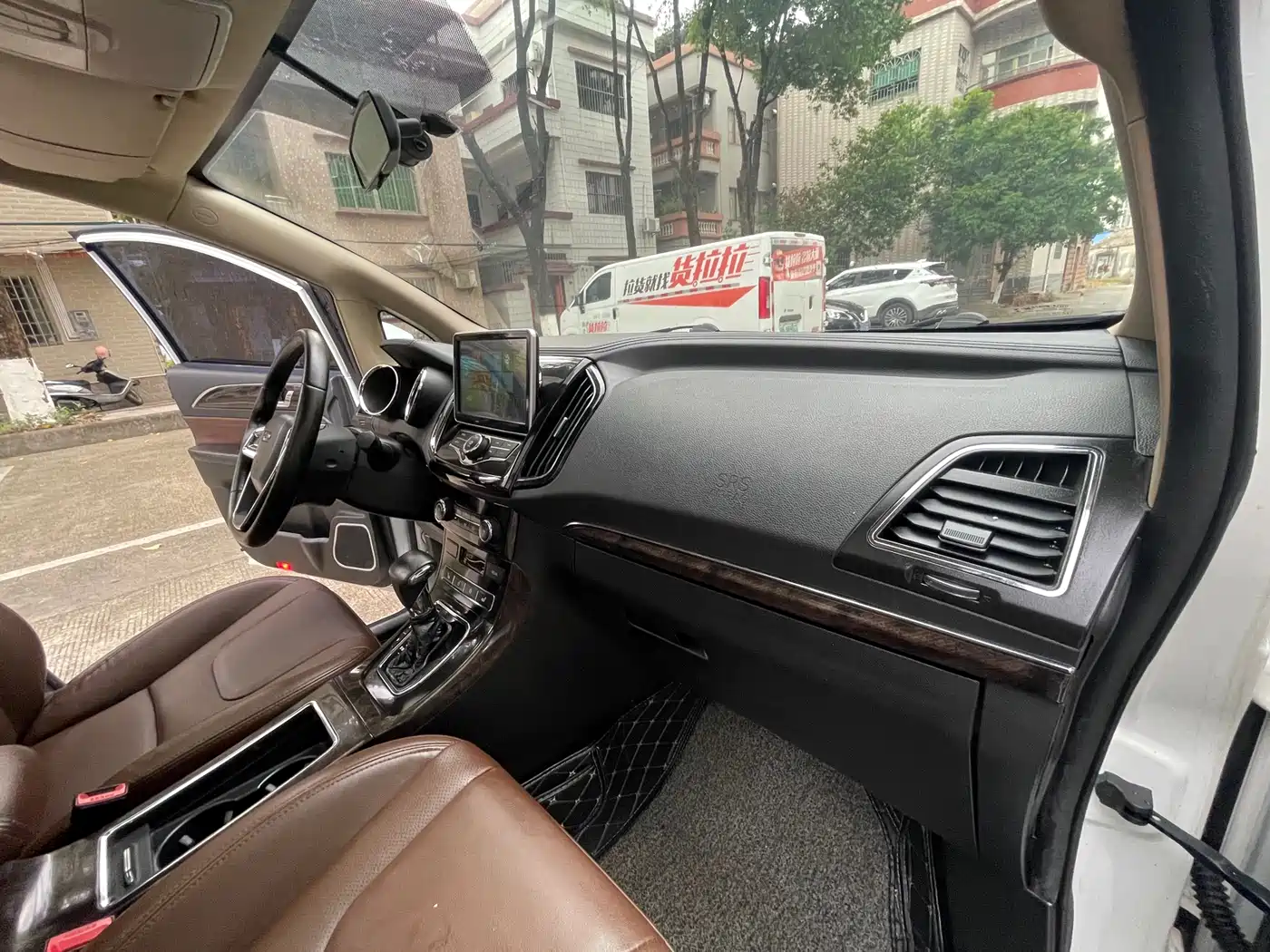Lifan Xuanlang 2019 2017 2.0L CVT Luxury Type