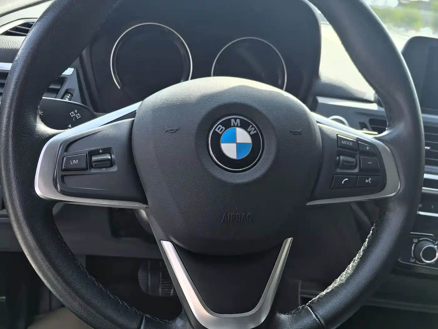 BMW 1 Series 2018 118i Sport Edition фото 9