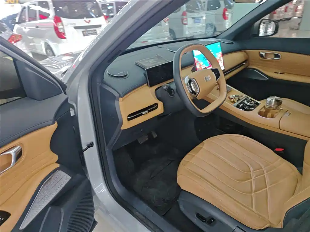 Geely Galaxy Galaxy Starship 7 EM-i 2025 Model 120km Voyage+ Edition фото 12
