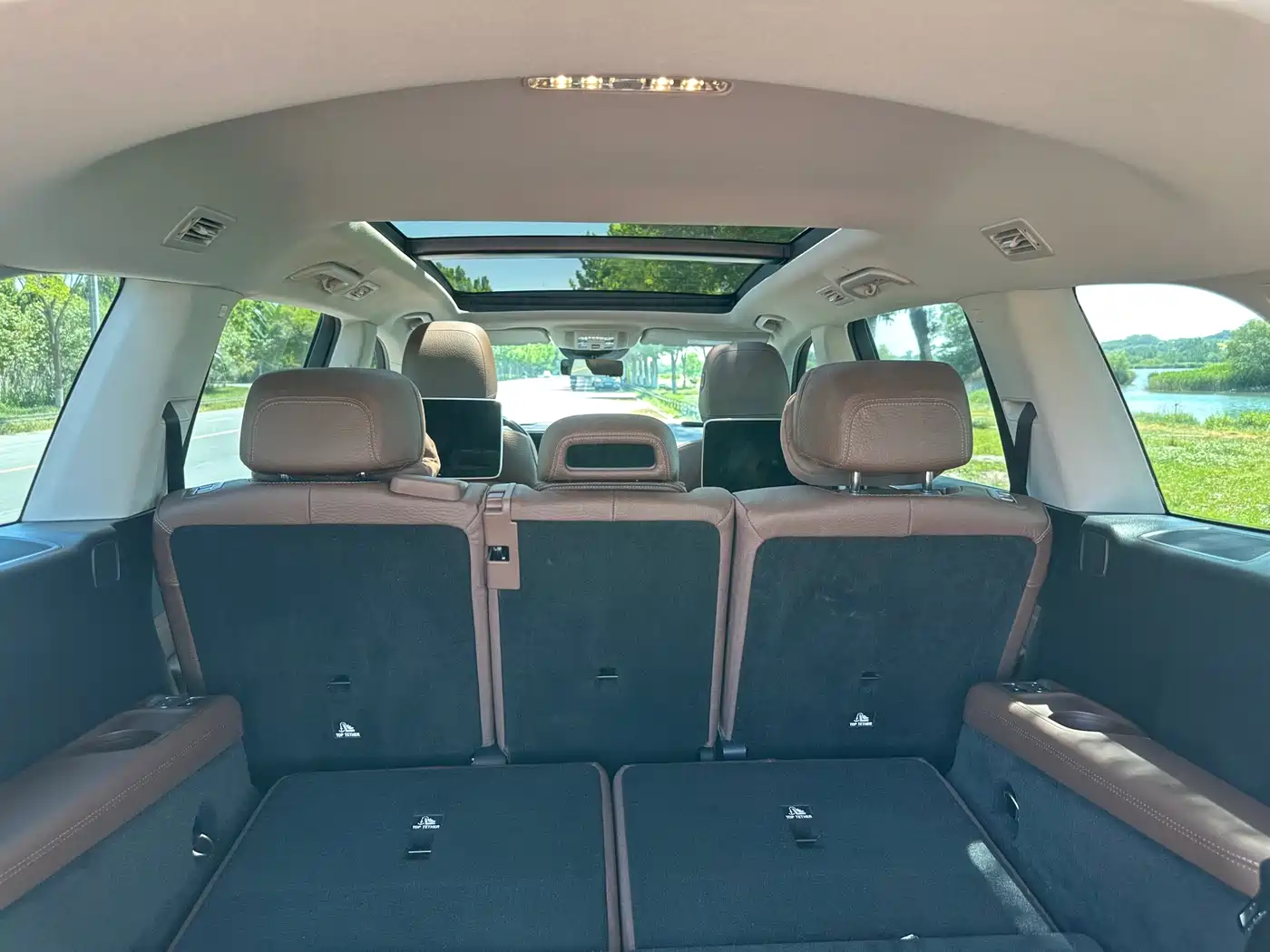 Mercedes-Benz GLS 2024 Model GLS 450 4MATIC Luxury фото 17