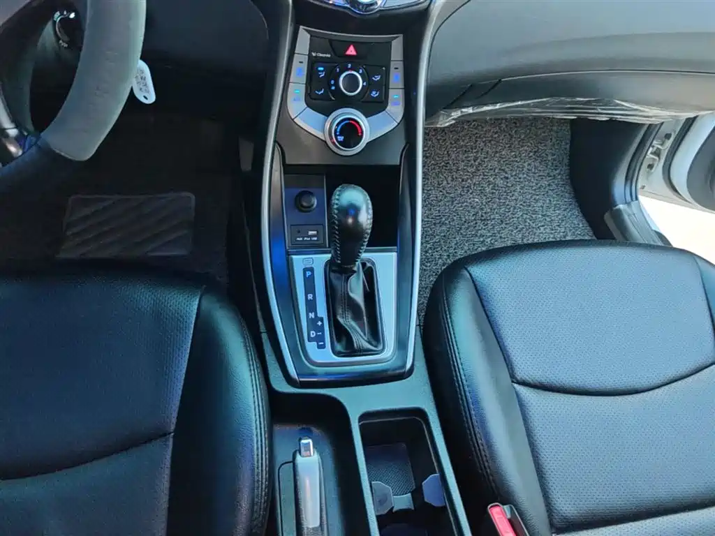 Hyundai Langdong 2016 1.6L Automatic Smart Edition фото 14