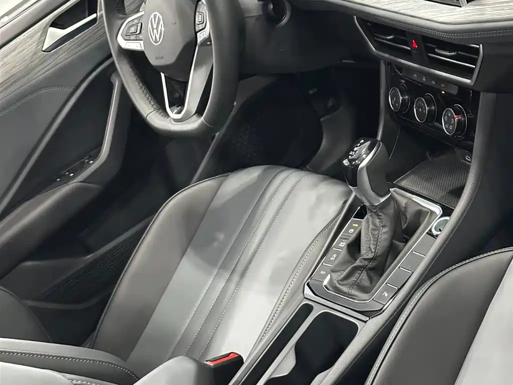 Volkswagen Sagitar 2026 2026 Model 30 Million Special Selection 300TSI DSG Surpass Edition
