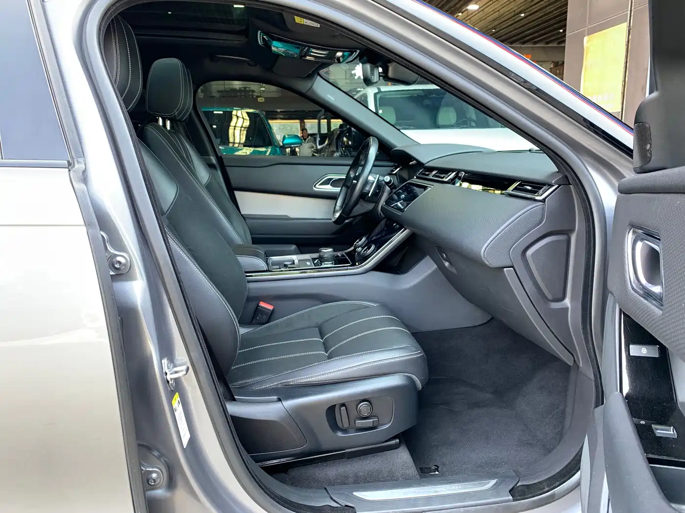 Land Rover Range Rover Velar 2020 P250 R-DYNAMIC S фото 13
