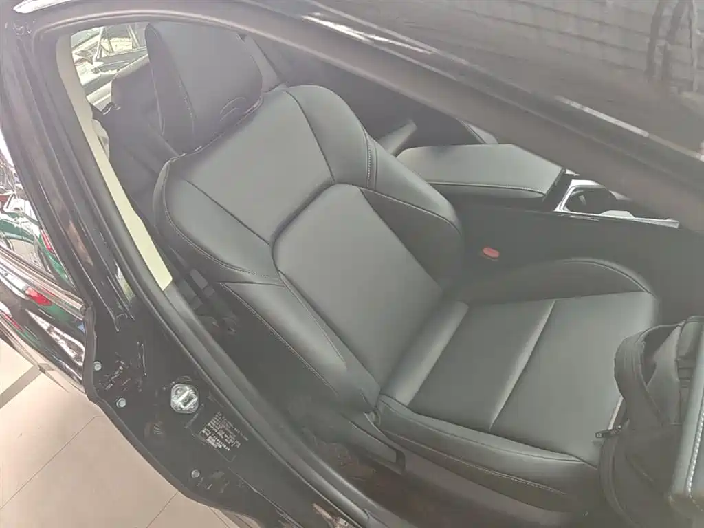 Toyota Camry 2024 2.0E Elite Edition фото 24