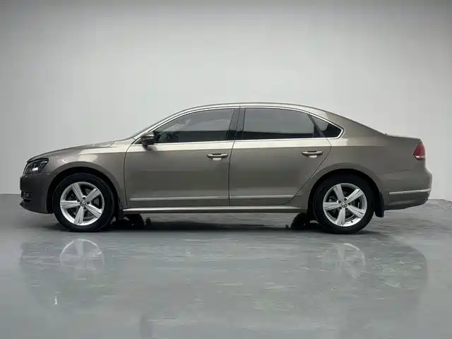 Volkswagen Passat 2015 1.8TSI DSG Prestige Edition фото 4