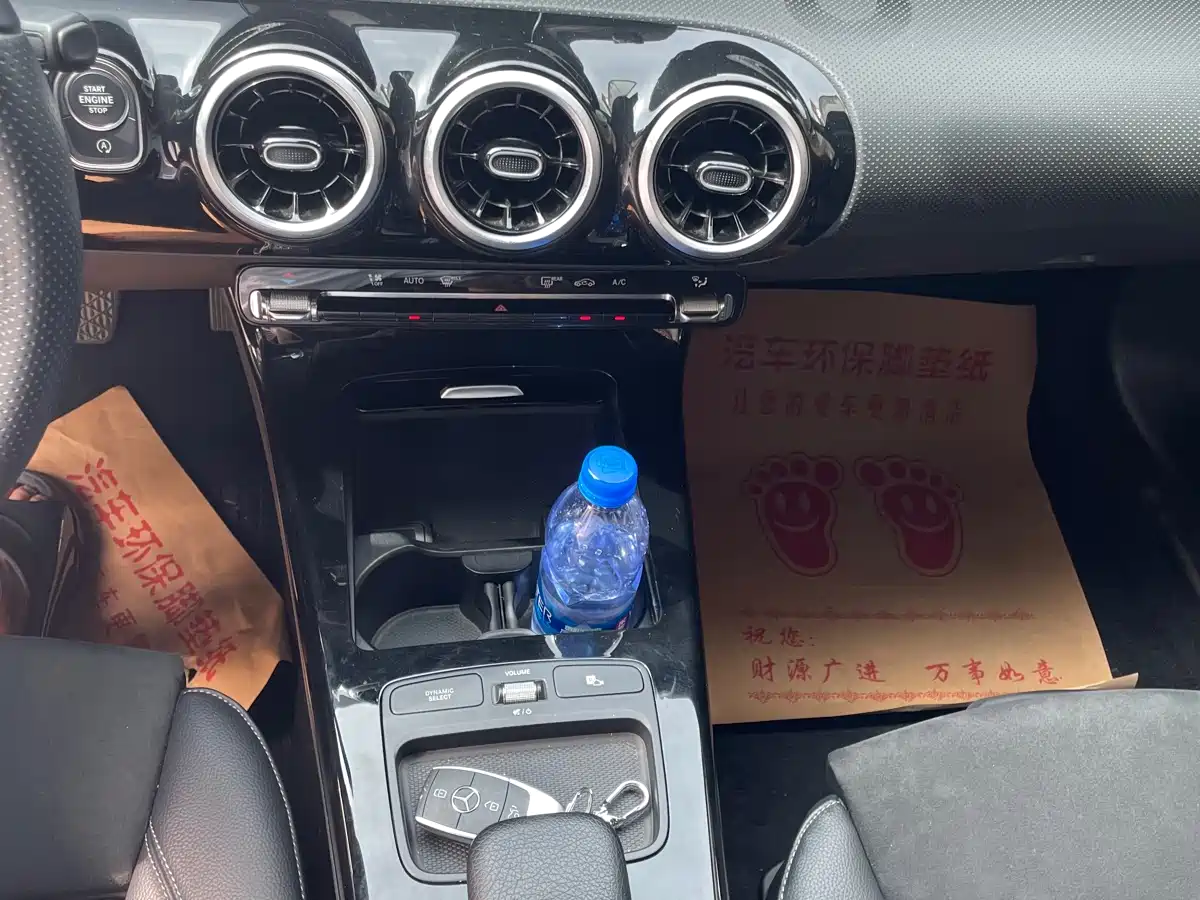 Mercedes-Benz A-Class 2019 A 180 L Sport Sedan фото 4