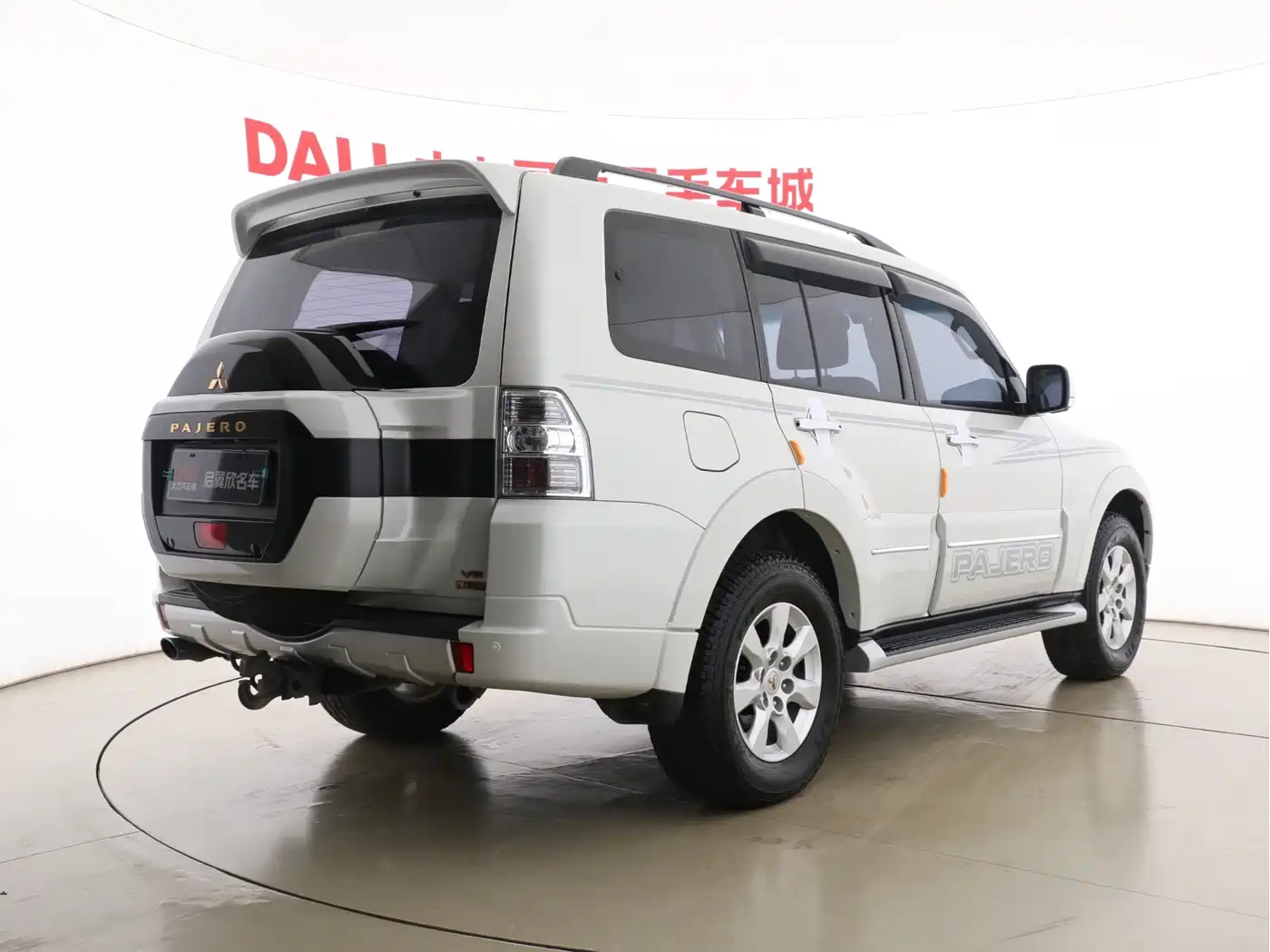 Mitsubishi Pajero (Import) 2020 3.0L Automatic Luxury Off-Road Edition фото 15