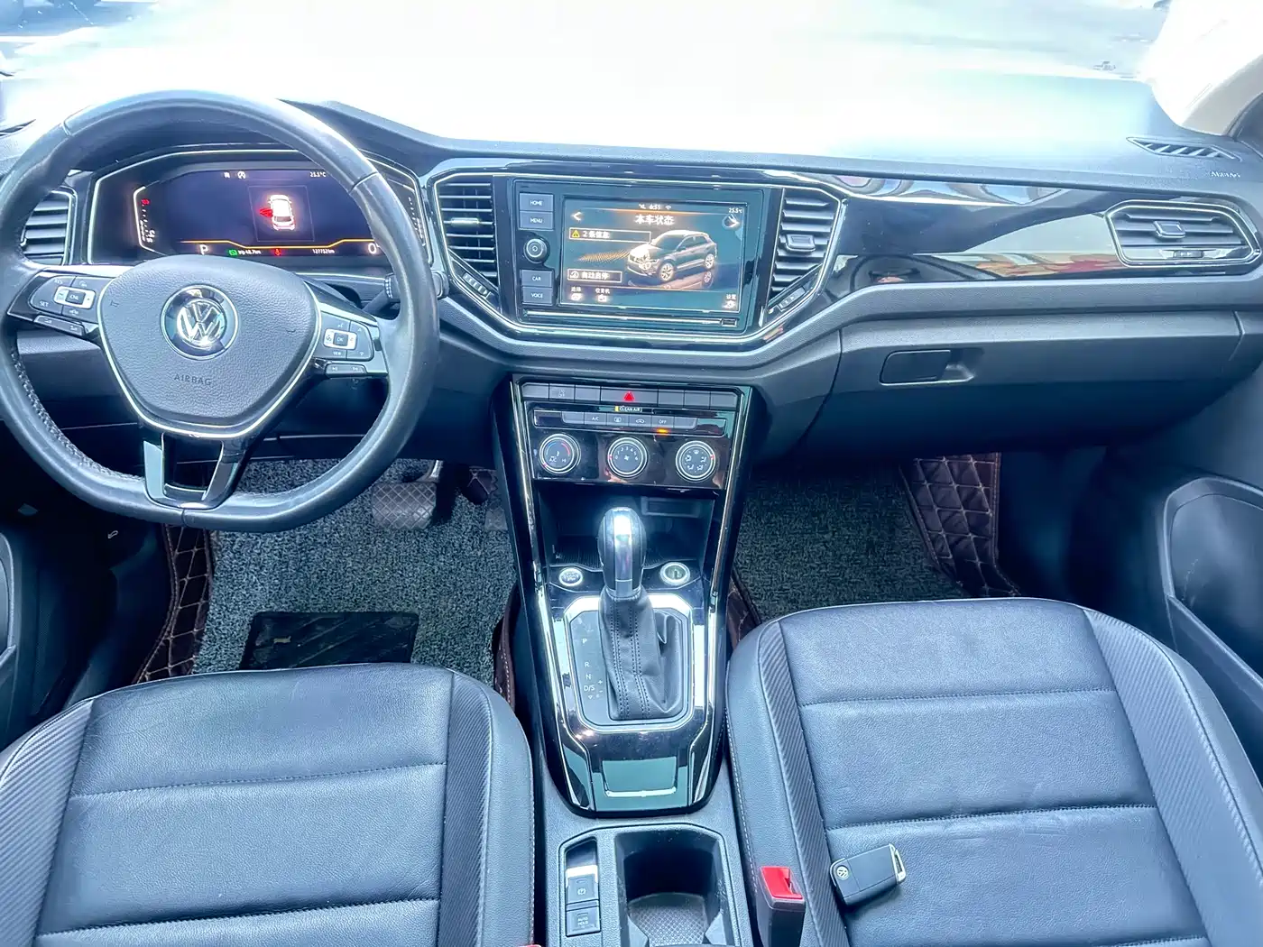 Volkswagen T-ROC 2020 280TSI DSG 2WD Luxury фото 8