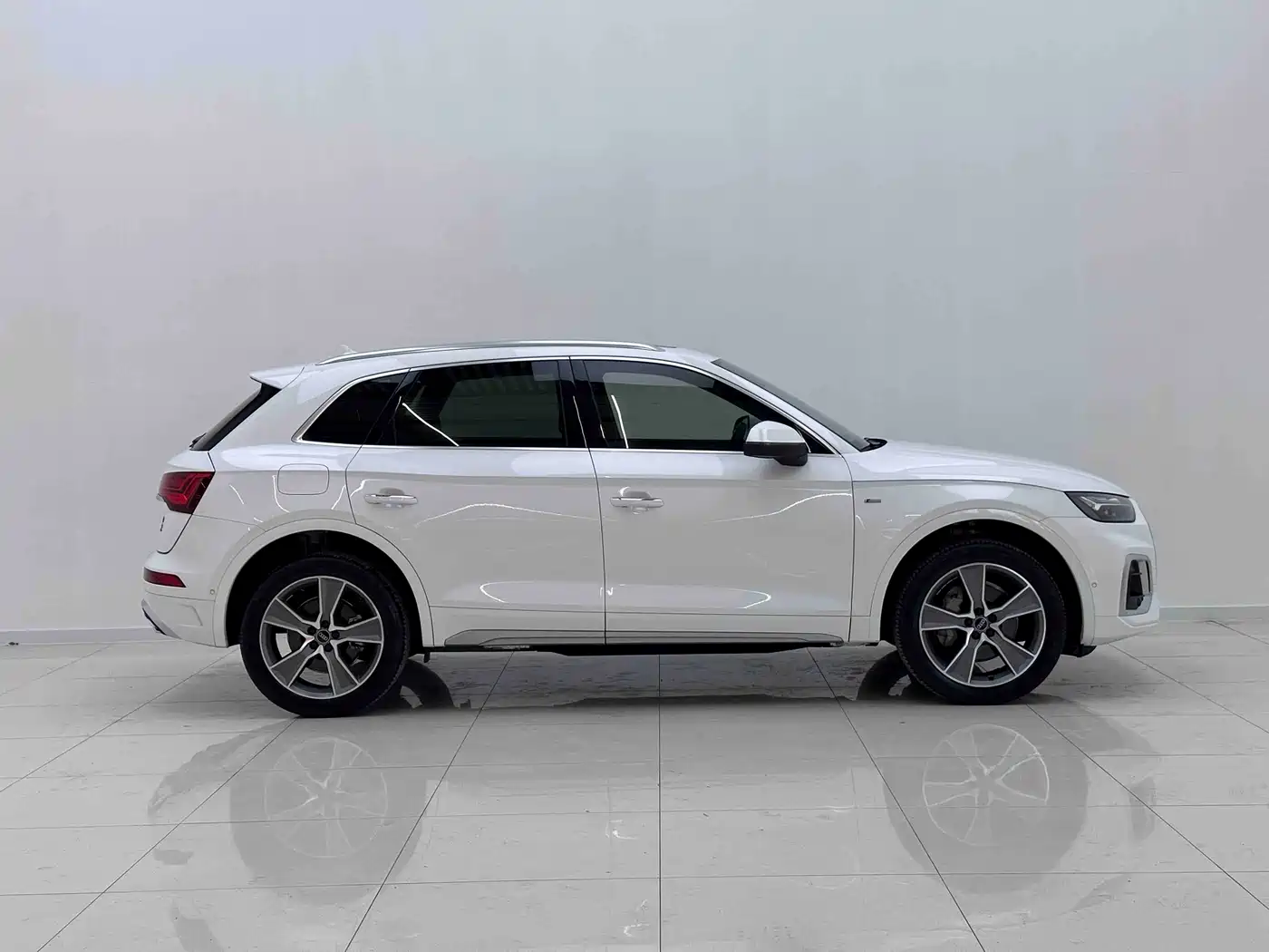Audi Q5L 2022 45T Luxury Dynamic фото 6