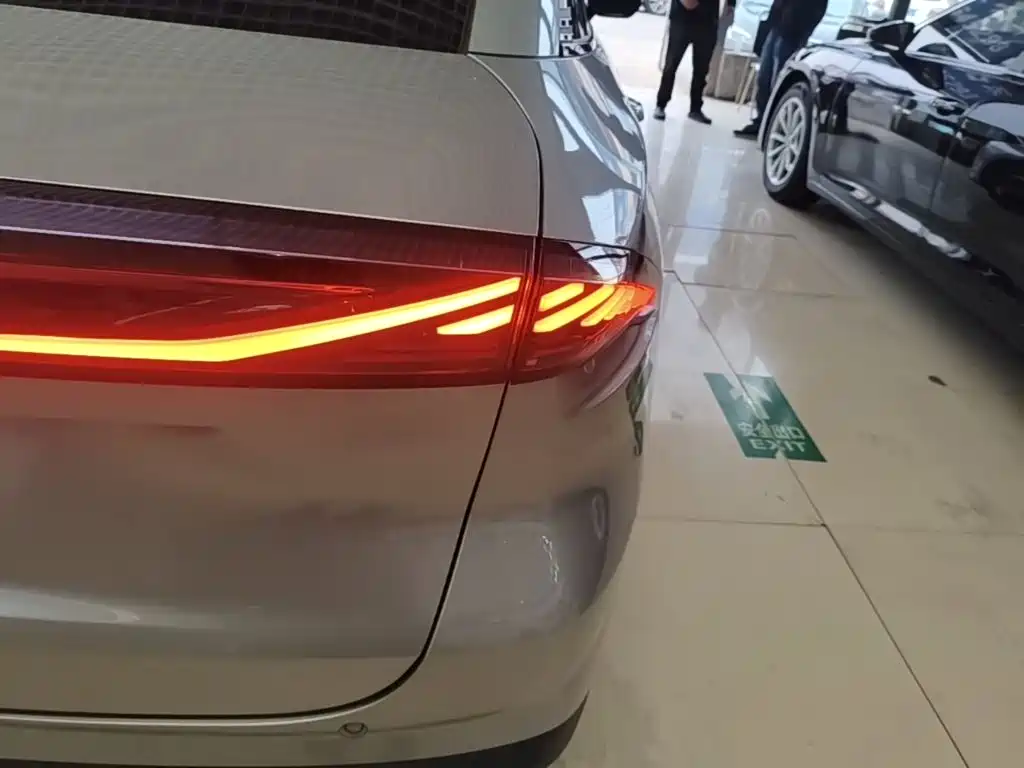 Geely Galaxy Galaxy L6 2025 2025 EM-i 140km Starship Edition