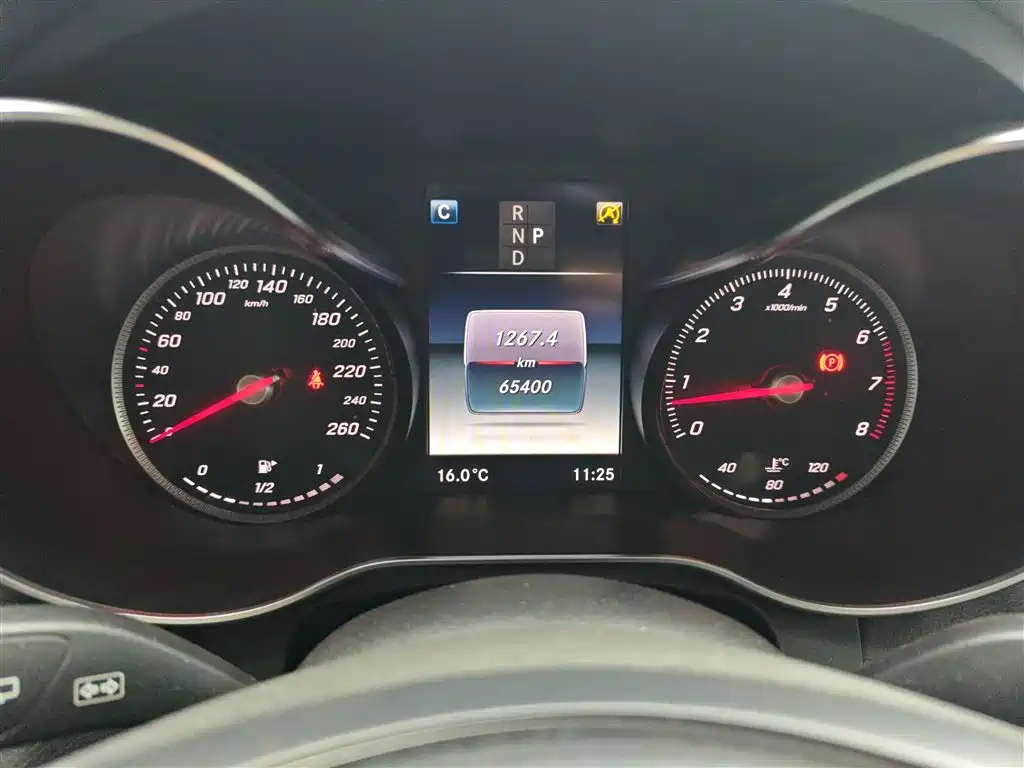 Mercedes-Benz GLC 2017 GLC 260 4MATIC Luxury фото 12