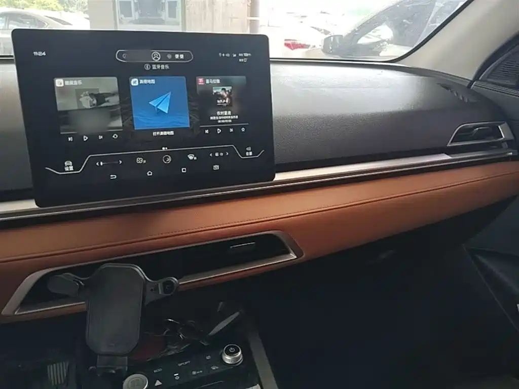 BYD e2 2021 Luxury Edition фото 10