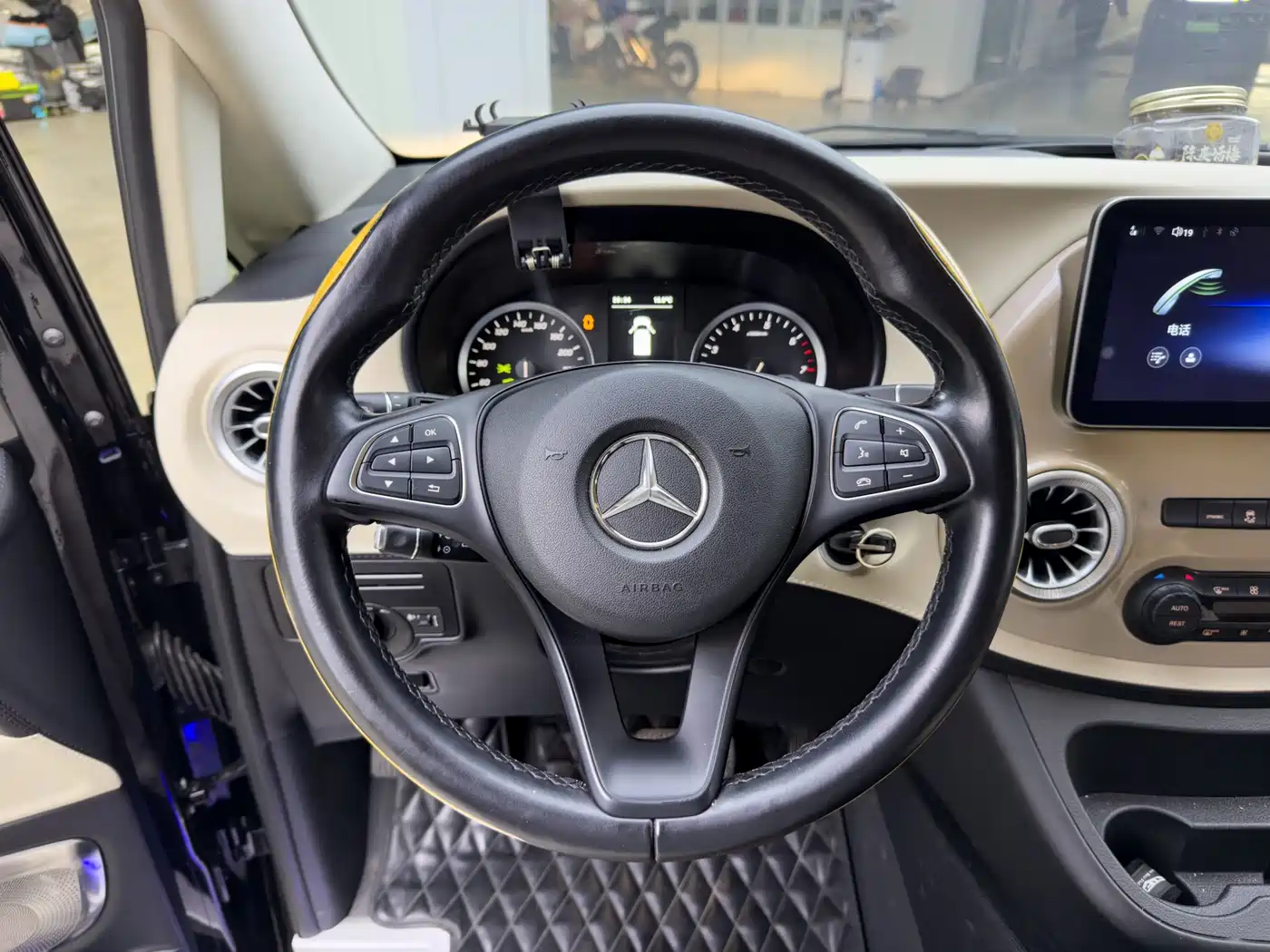 Mercedes-Benz Vito 2020 2.0T Business Edition (7-seater) фото 6