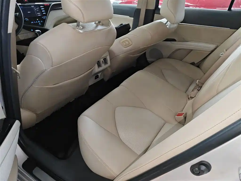 Toyota Camry 2018 2.5G Luxury Edition фото 17