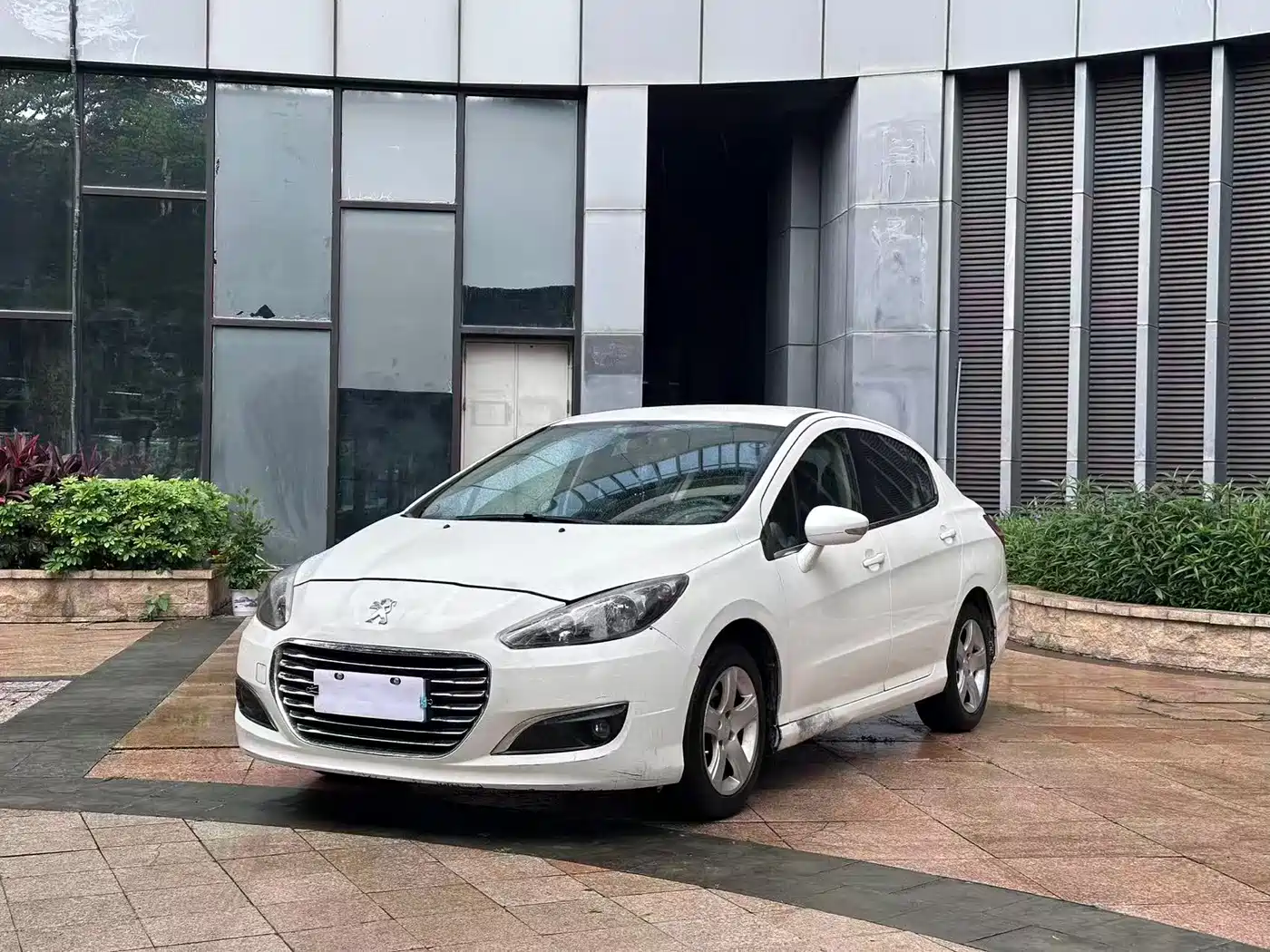 Peugeot 308 2014 Model Joy Edition Classic 1.6L Automatic Superior Style