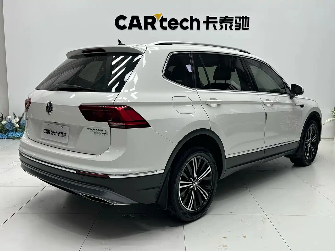 Volkswagen Tiguan L 2017 380TSI Automatic 4WD Luxury Edition фото 11
