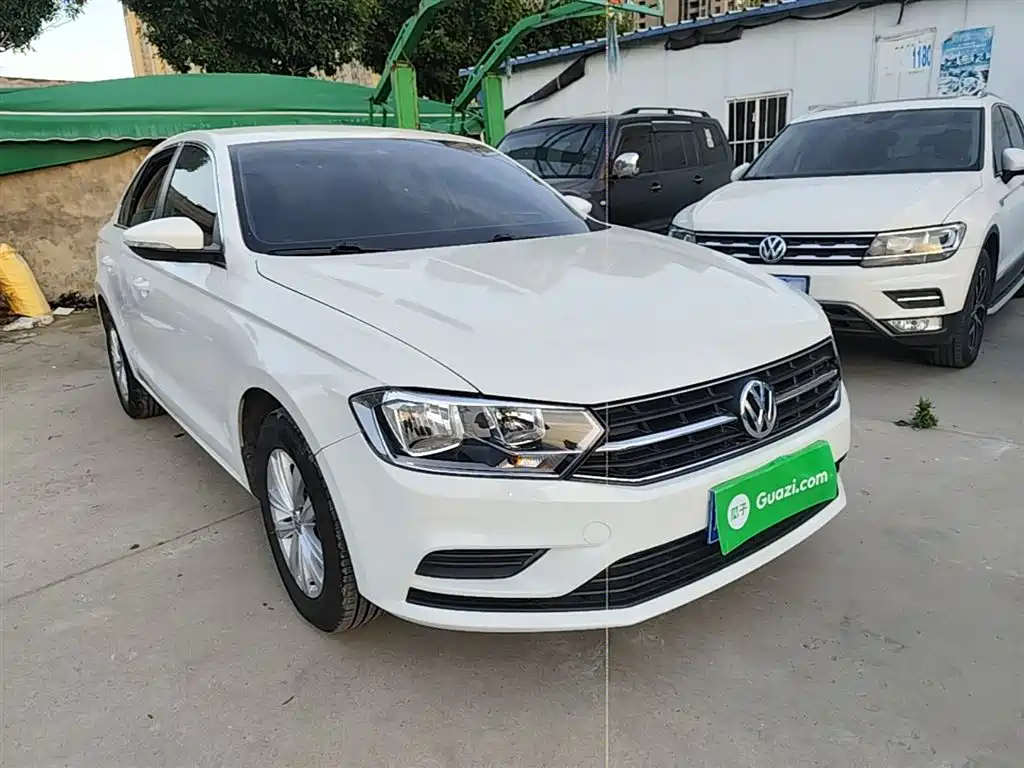 Volkswagen Bora 2017 1.6L Automatic Fashion Edition фото 4