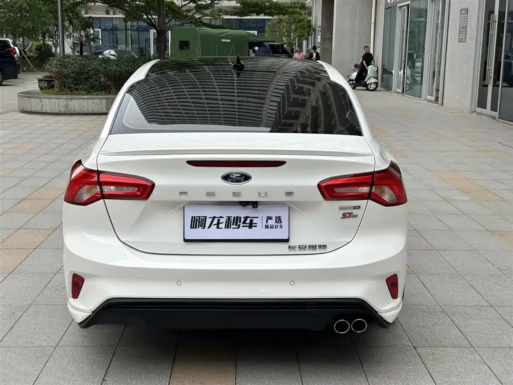 FORD FOX