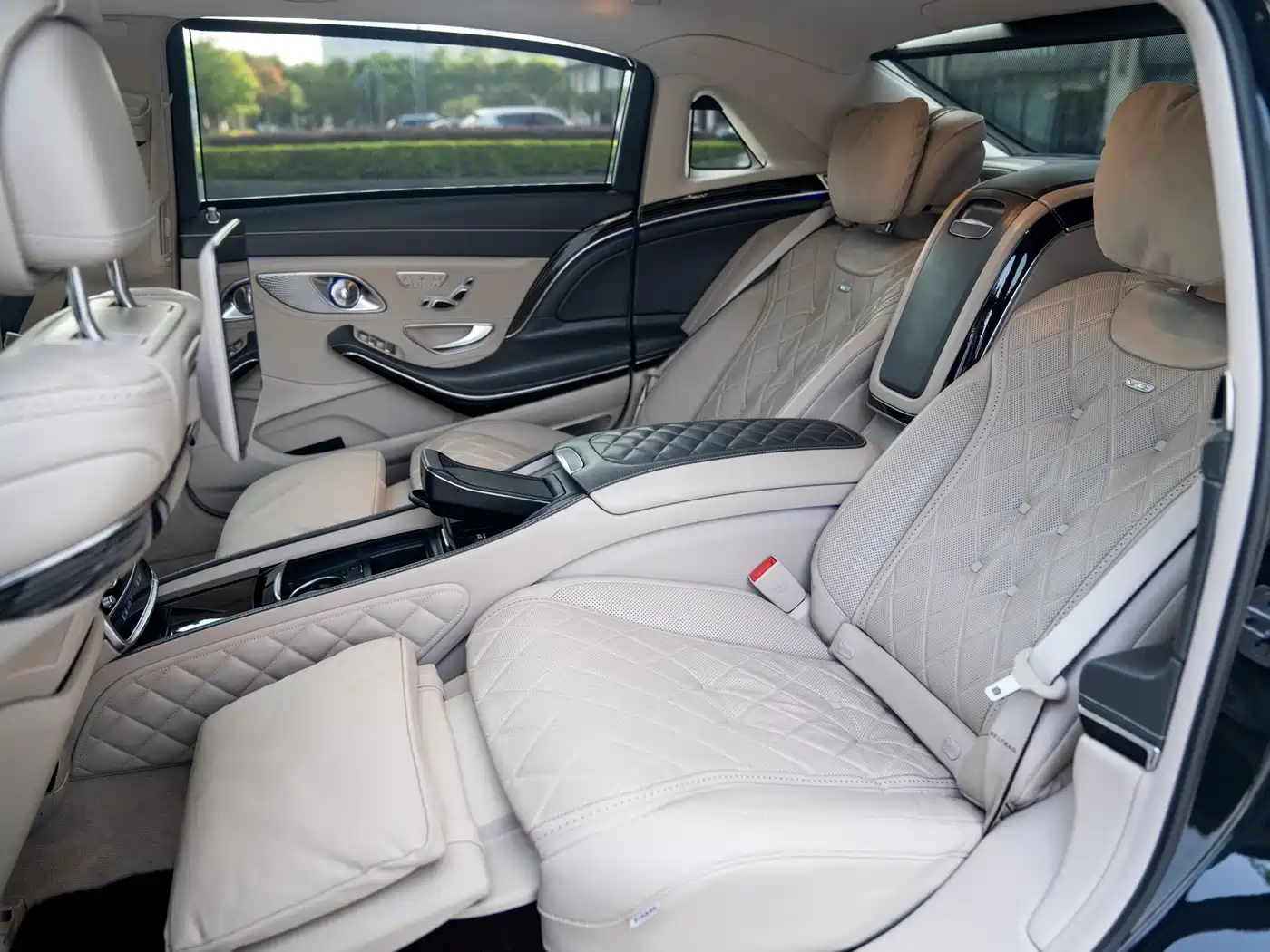 Mercedes-Benz Maybach S-Class 2018 Model S 680 фото 27