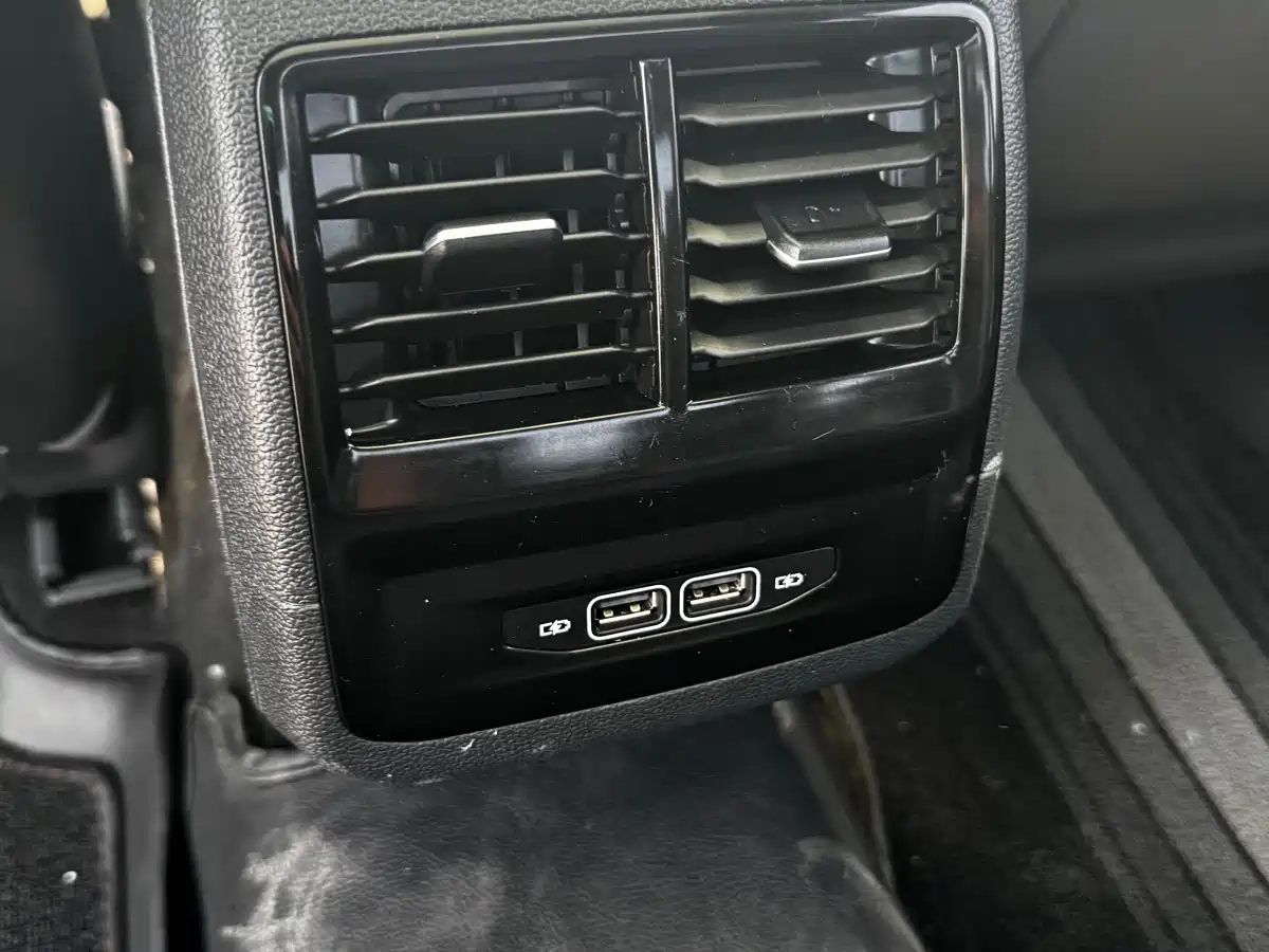 Volkswagen Sagitar 2024 300TSI DSG Surpass Edition фото 18
