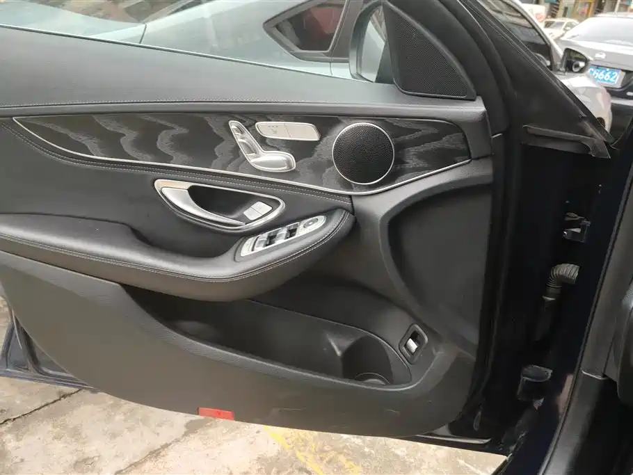 Mercedes-Benz C-Class 2015 Facelift C 200 L Sport фото 7