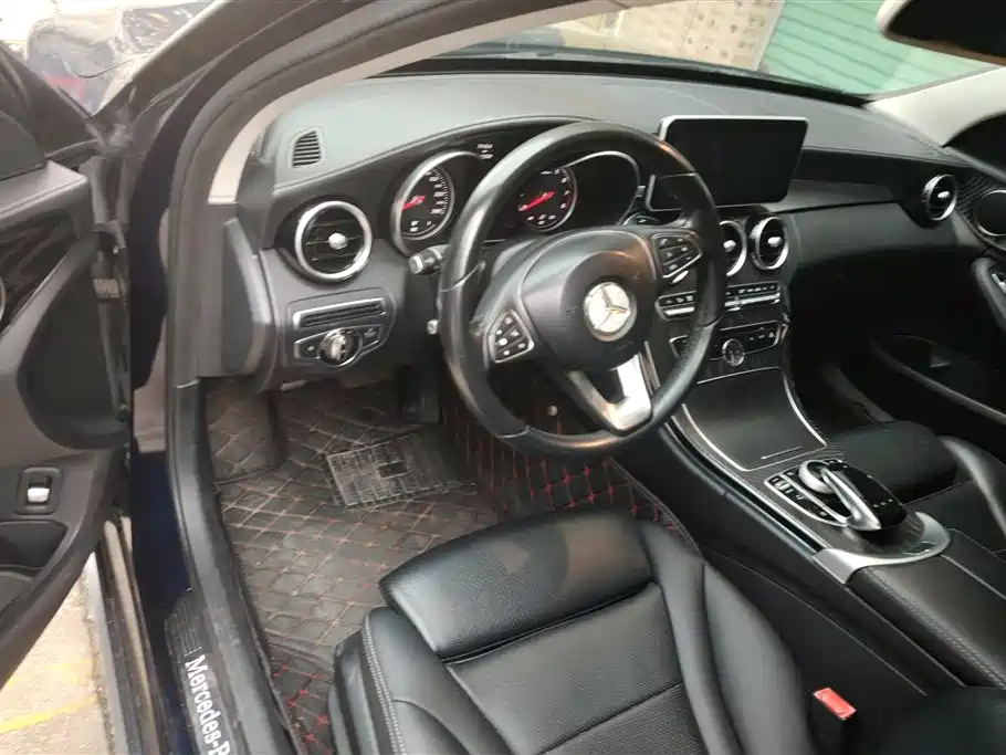 Mercedes-Benz C-Class 2015 Facelift C 200 L Sport фото 12