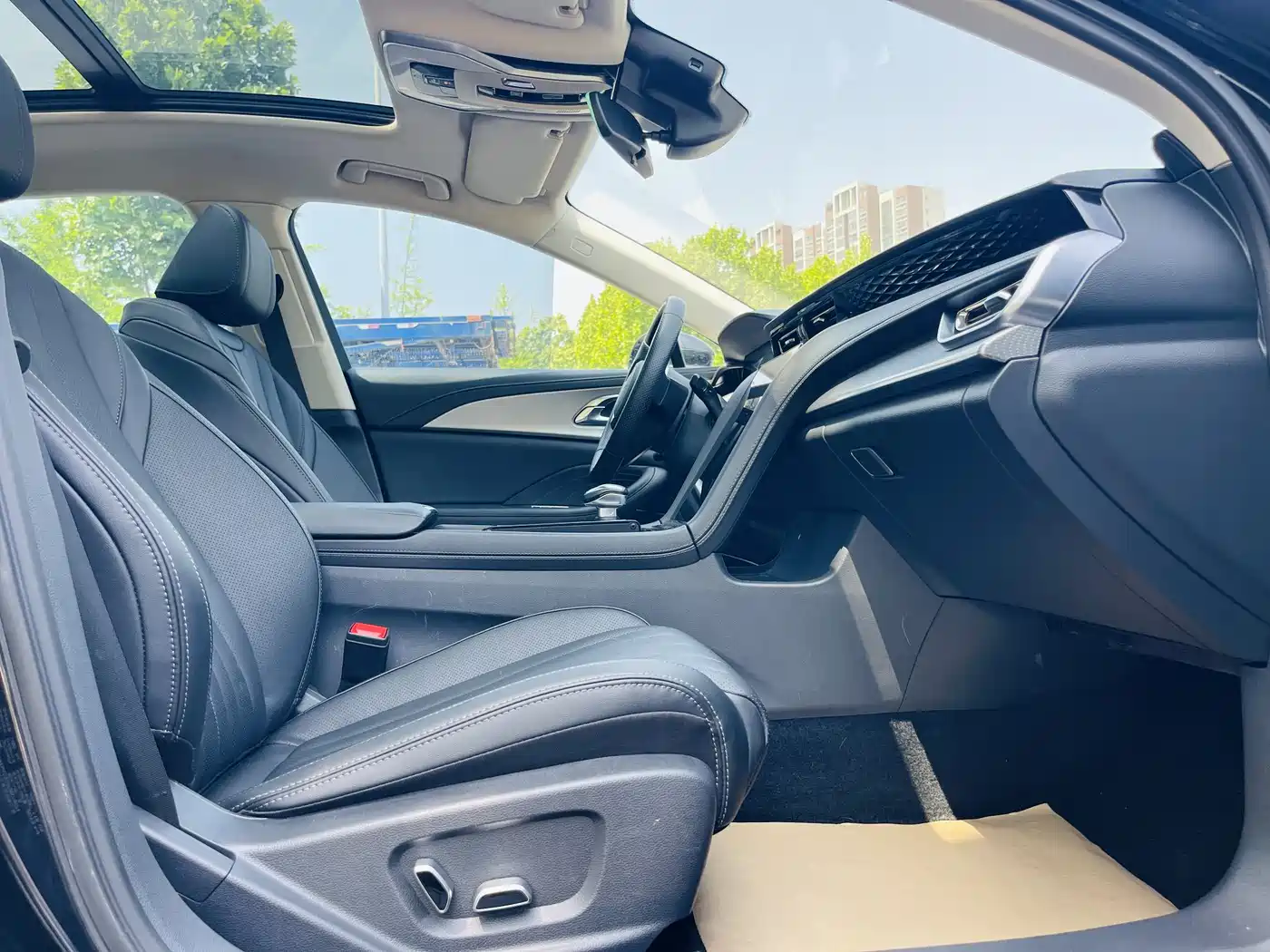 Hongqi H5 2024 1.5T DCT Smart Connect Flag Rhythm Edition фото 20