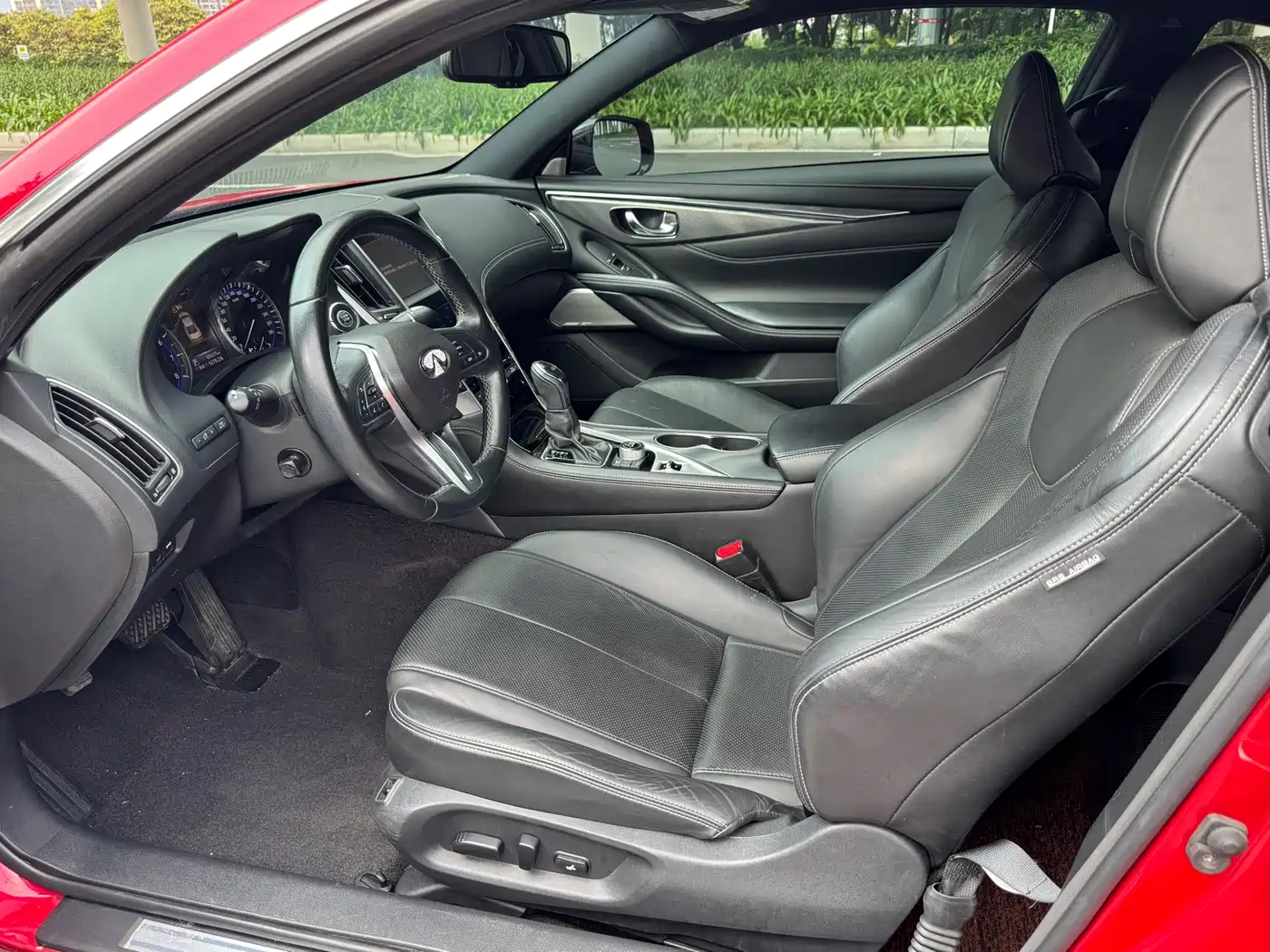 Infiniti Q60 2019 2.0T Luxury Edition фото 4