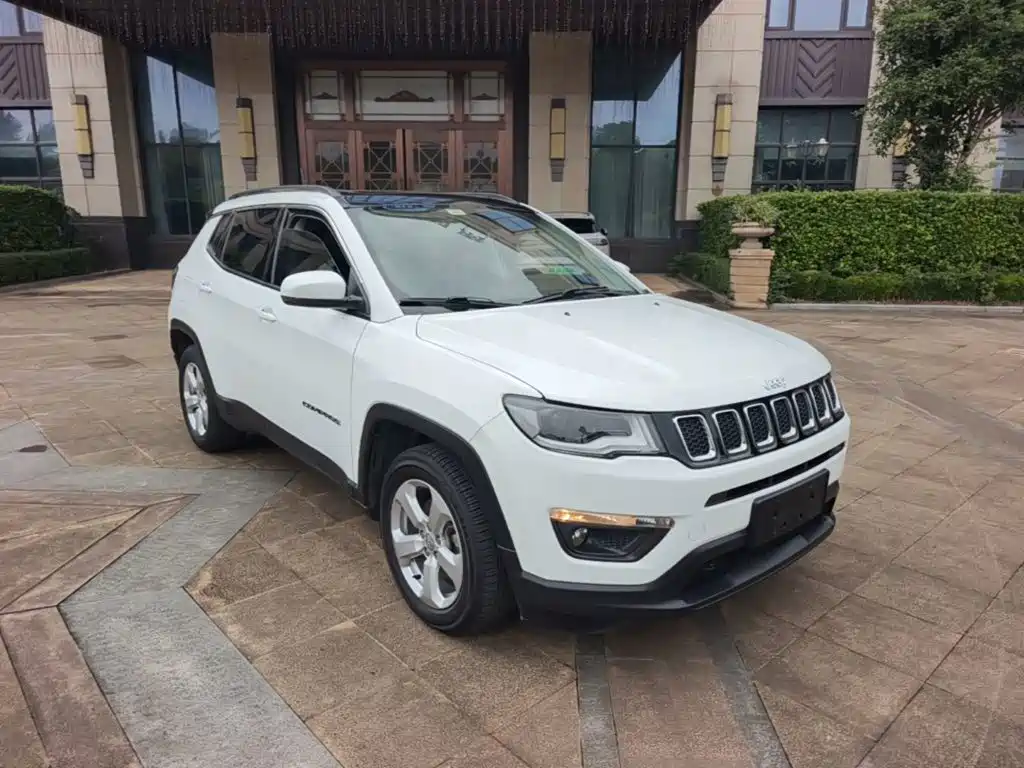 Photo 4 - Jeep Compass