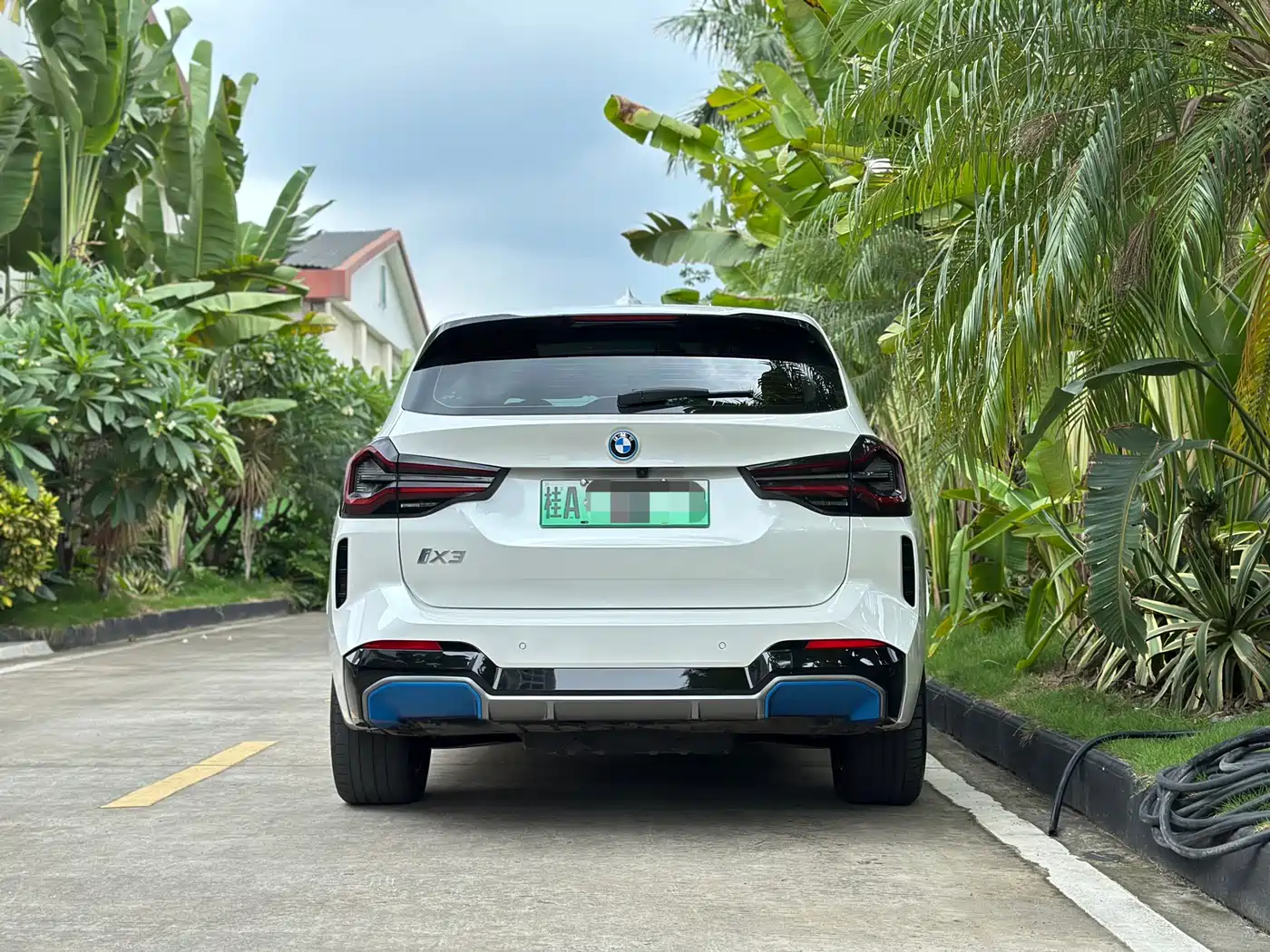 BMW iX3 2022 Leading Edition фото 4