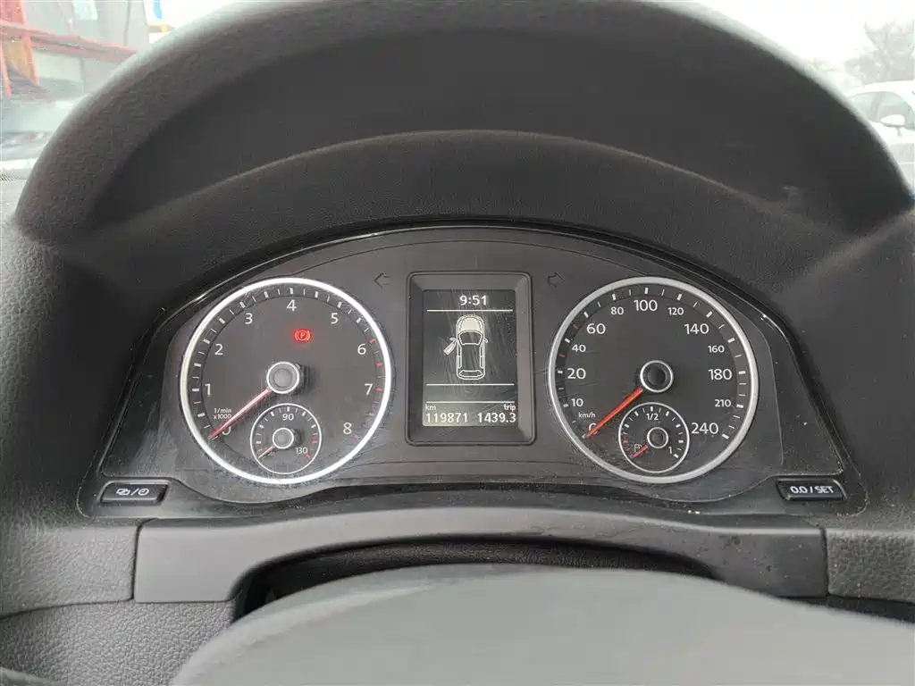 Volkswagen Tiguan 2016 280TSI Automatic 2WD Silk Road Fashion Edition фото 8