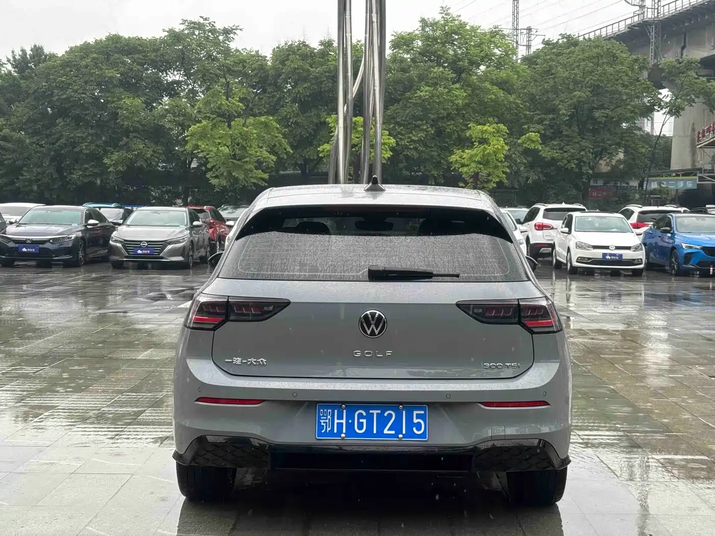Volkswagen Golf 2025 Second Facelift 300TSI R-Line фото 11