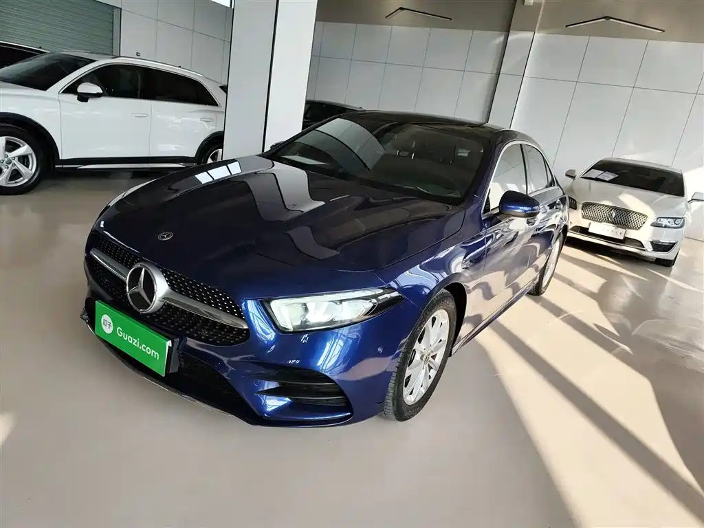 Mercedes-Benz A-Class 2021 A 200 L Sport Sedan Fashion Edition фото 2