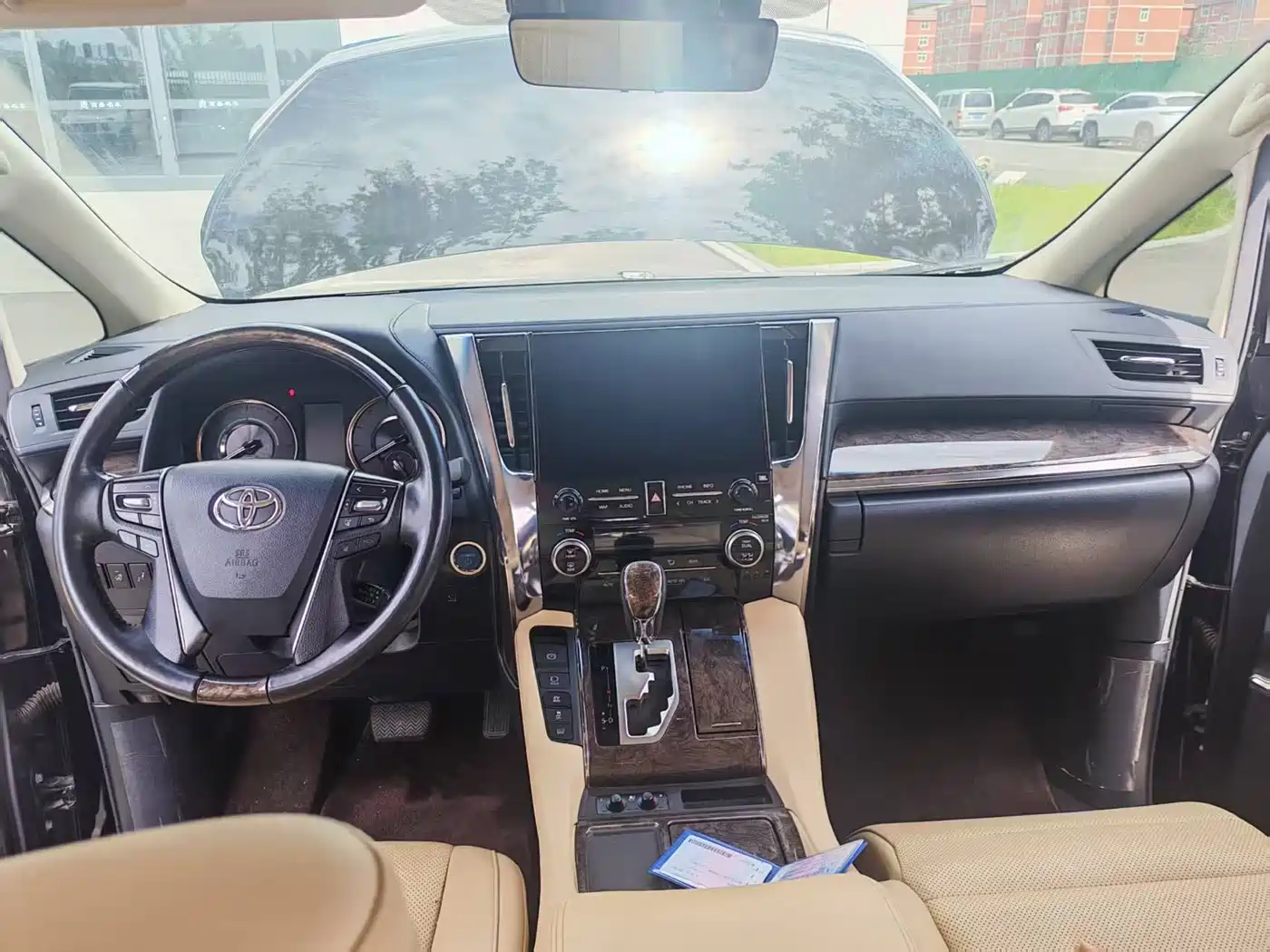 Toyota Vellfire 2020 Twin Engine 2.5L HV Premium Edition фото 7