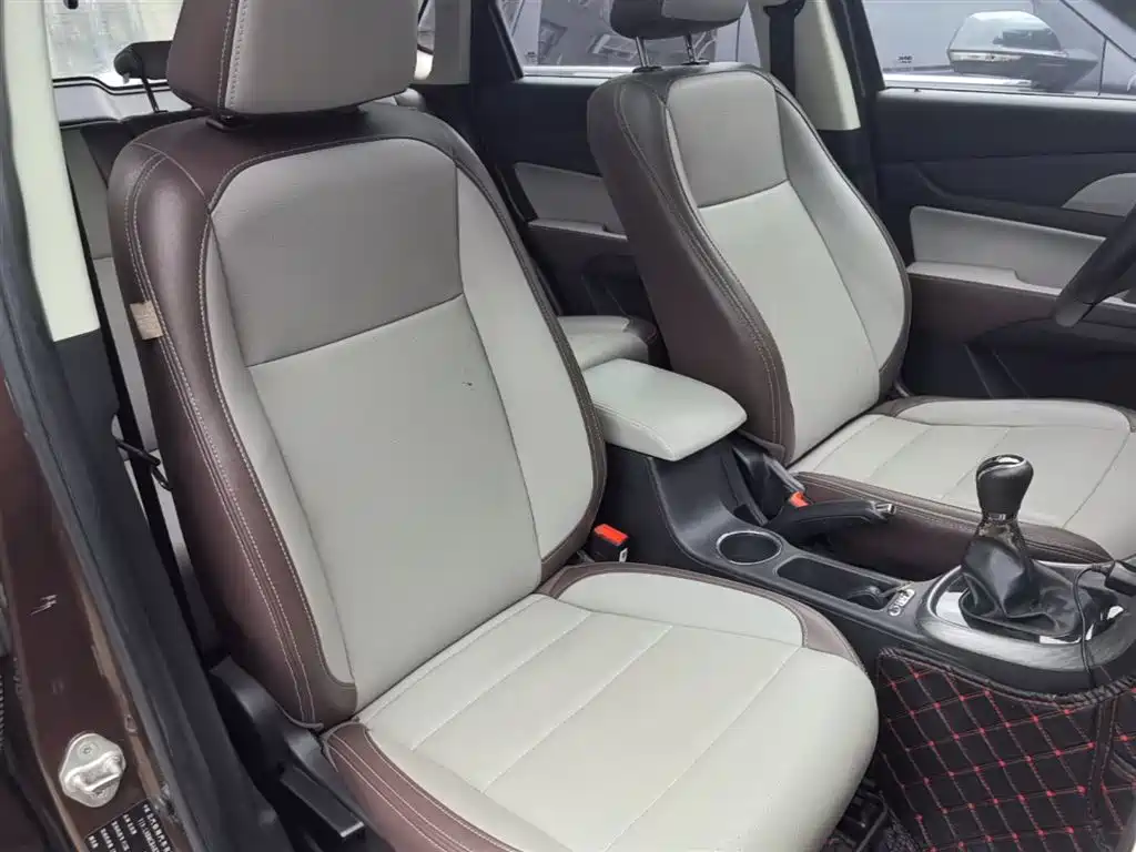 BAIC Huansu S5 2018 2017 1.3T Manual Luxury