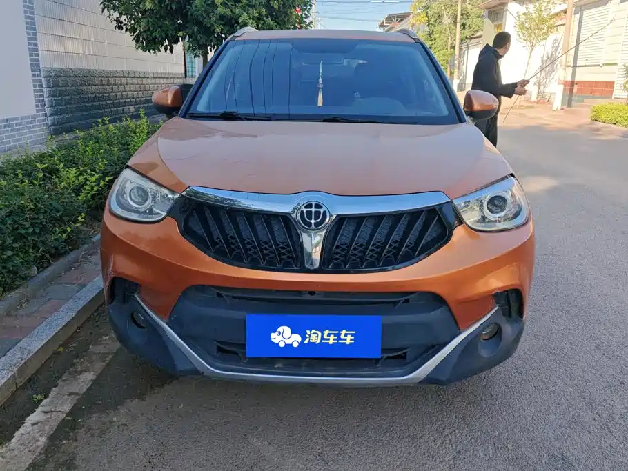 Фото 2 - Zhonghua V3