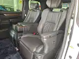 Фото 17 - Toyota Vellfire