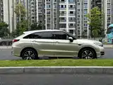 Фото 15 - Honda UR-V
