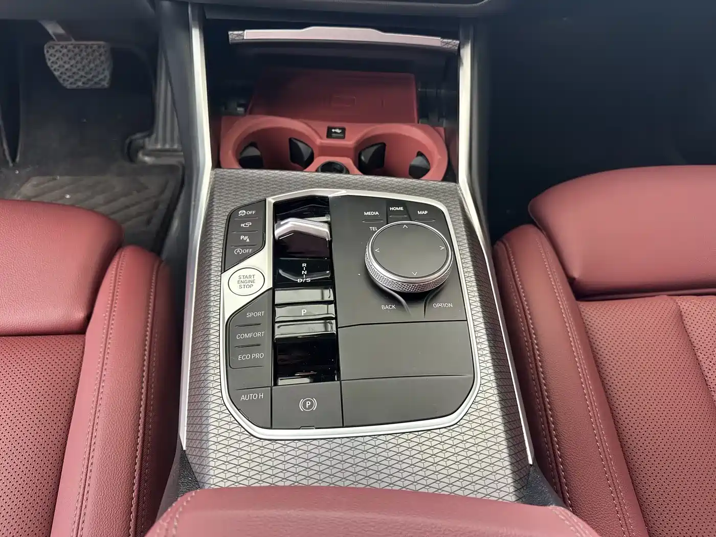 BMW 3 Series 2025 330Li M Sport Night Edition фото 9