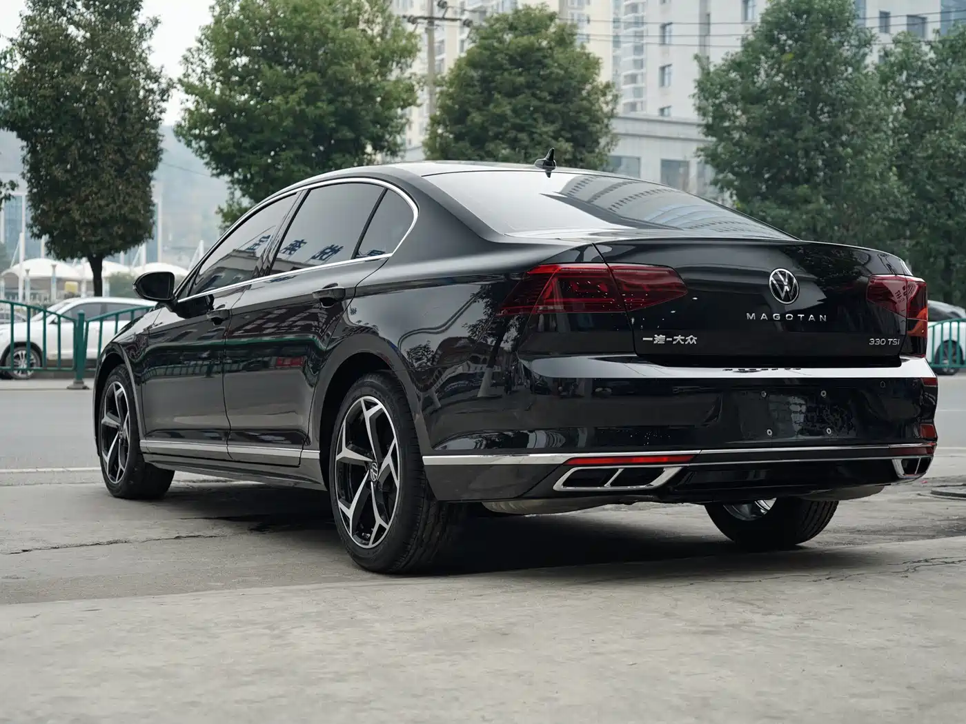 Volkswagen Magotan 2024 2 Million Units Public Sharing Edition 330TSI DSG Luxury фото 7