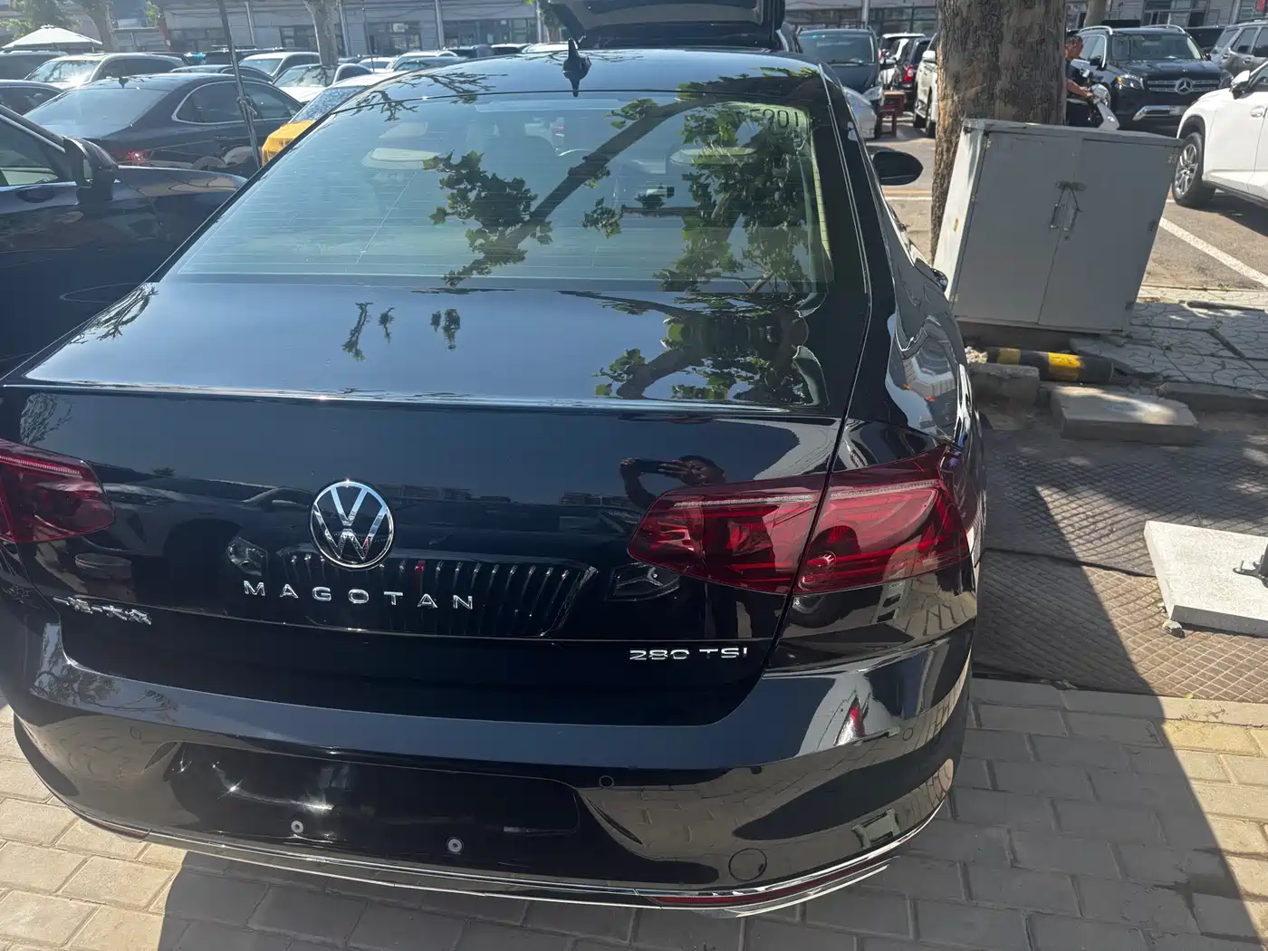 Volkswagen Magotan 2023 Model 2 Million Units Commemorative Edition 280TSI DSG Leading Version фото 15