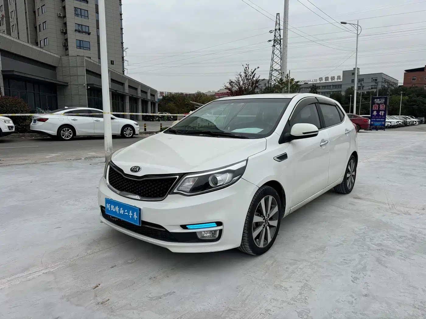 Kia K2 2015 Hatchback 1.6L AT Premium