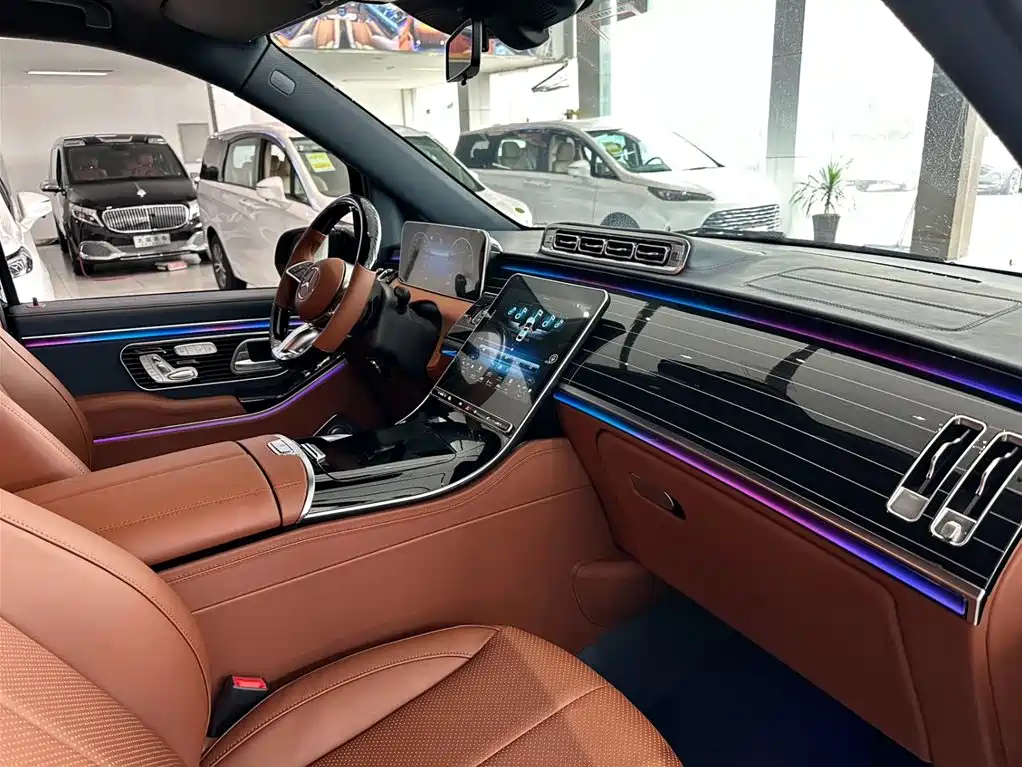 Mercedes-Benz Vito 2024 2.0T Business 7-Seater фото 5