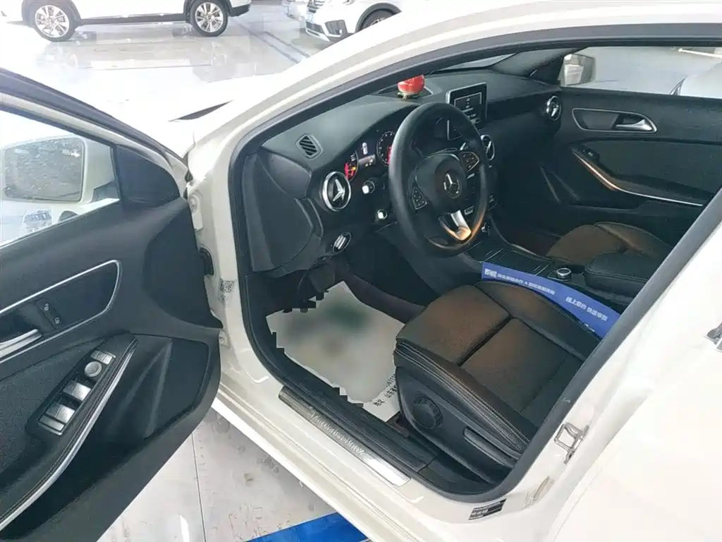 Mercedes-Benz A-Class (Import) 2017 Facelift A 200 Dynamic фото 16