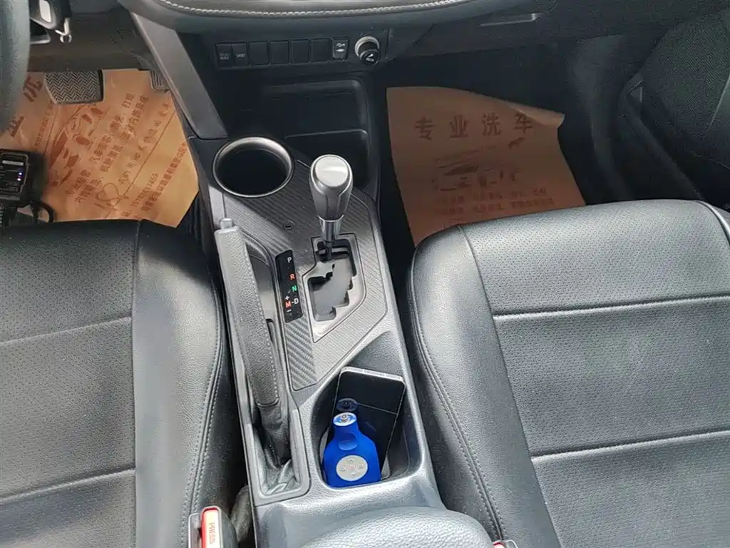 Toyota RAV4 Rongfang 2015 2.0L CVT 2WD Trend Edition фото 14