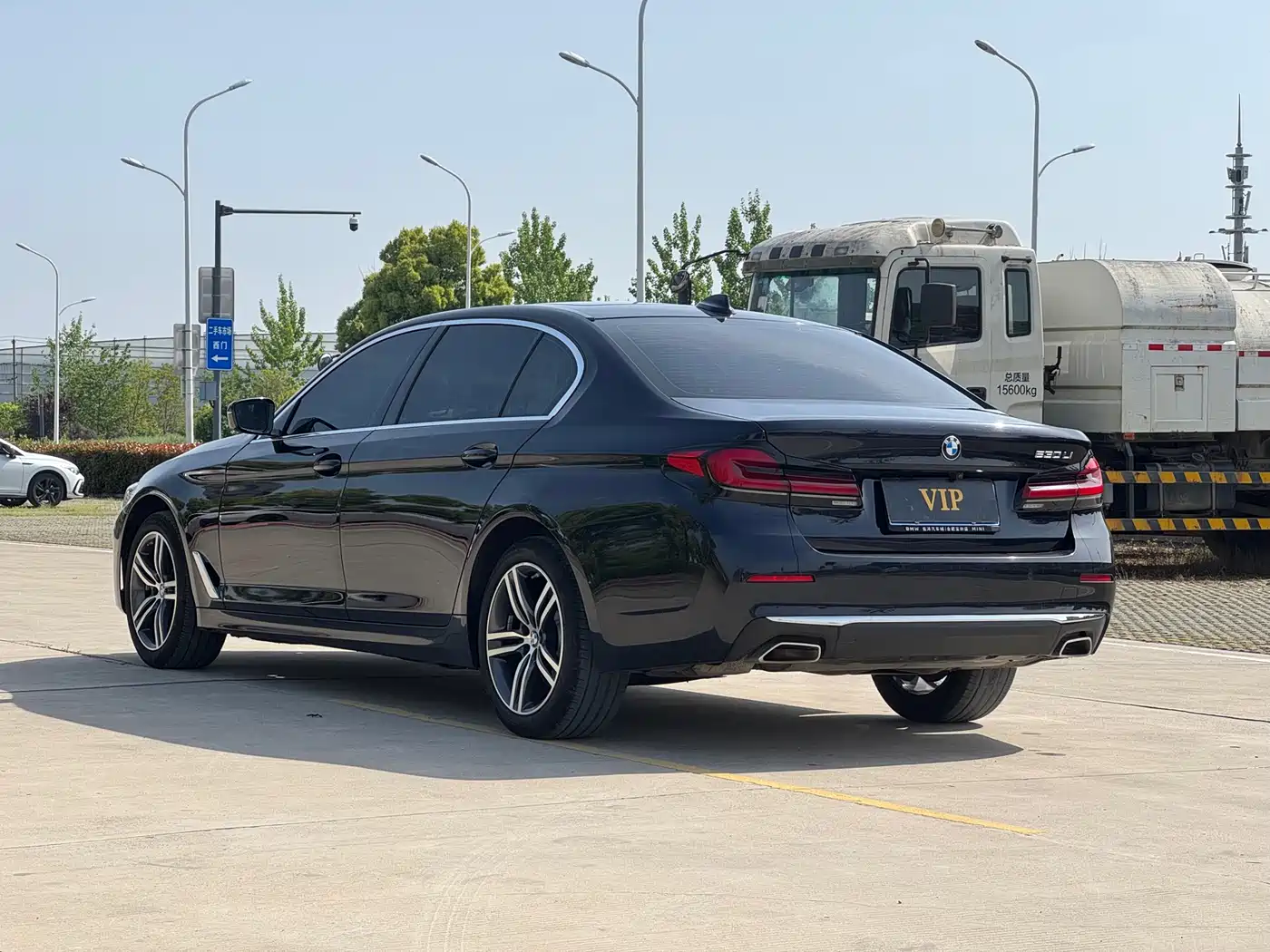 BMW 5 Series 2023 530Li Leading Luxury Package фото 5