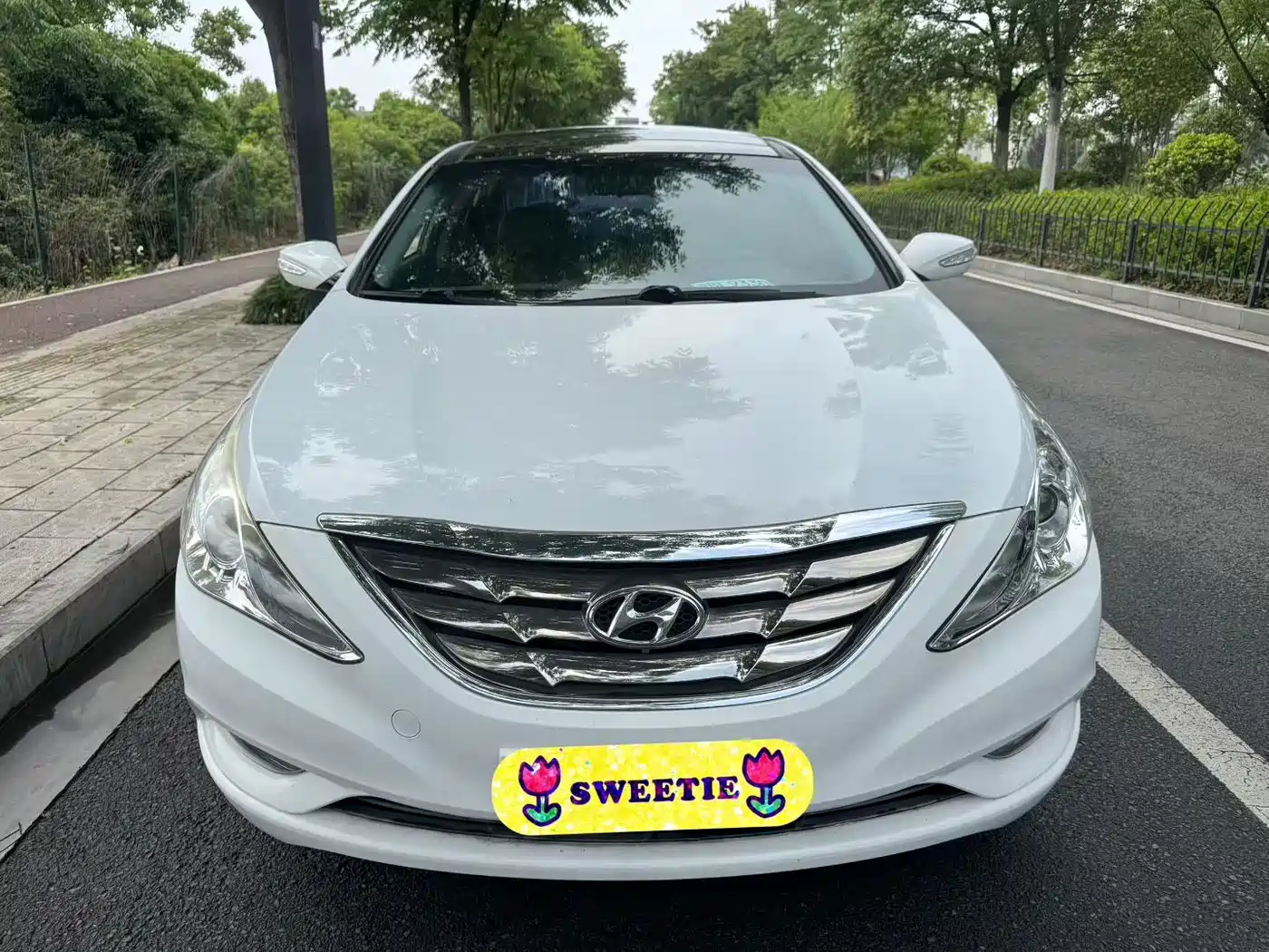 Hyundai Sonata 2011 2.0L Automatic Fashion фото 2