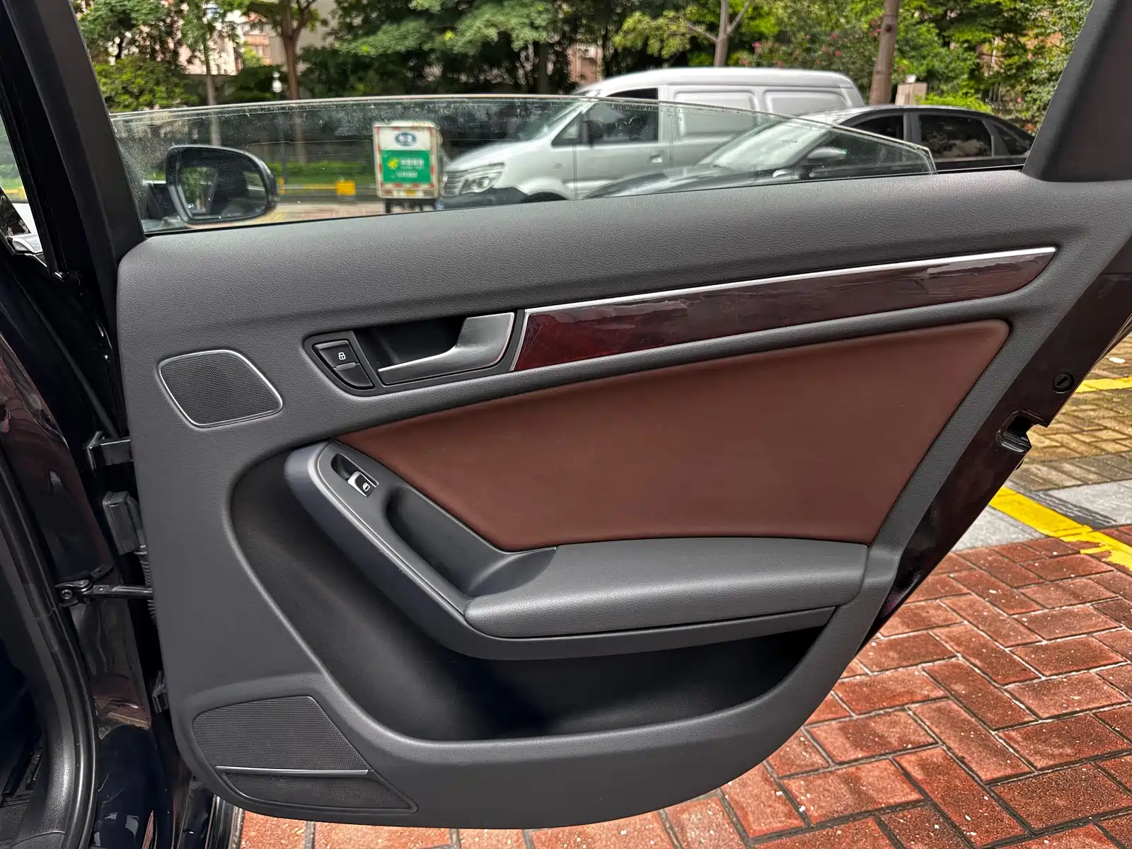Фото 20 - Audi A4L