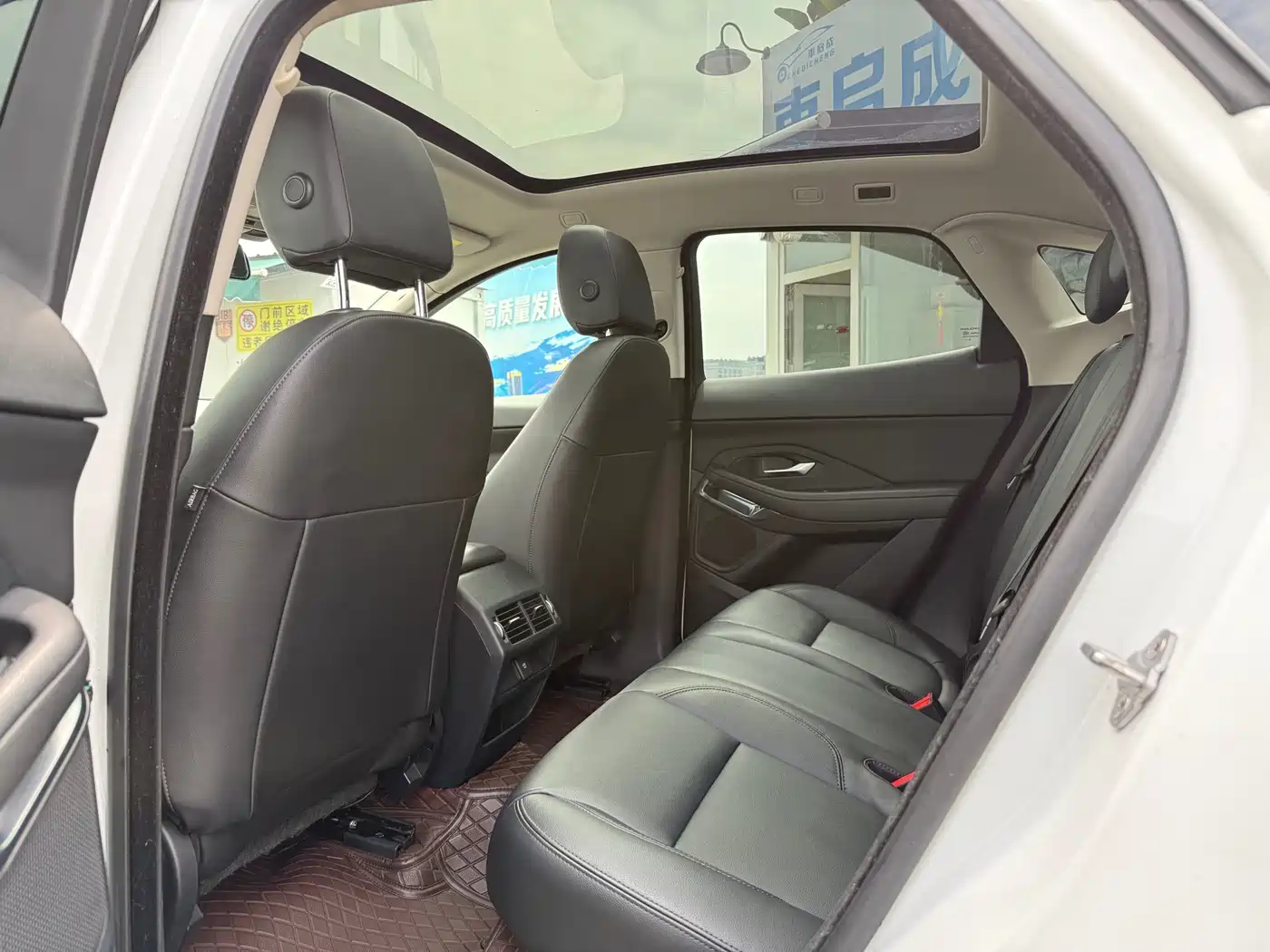 Jaguar E-PACE 2018 Model P200 China V фото 6